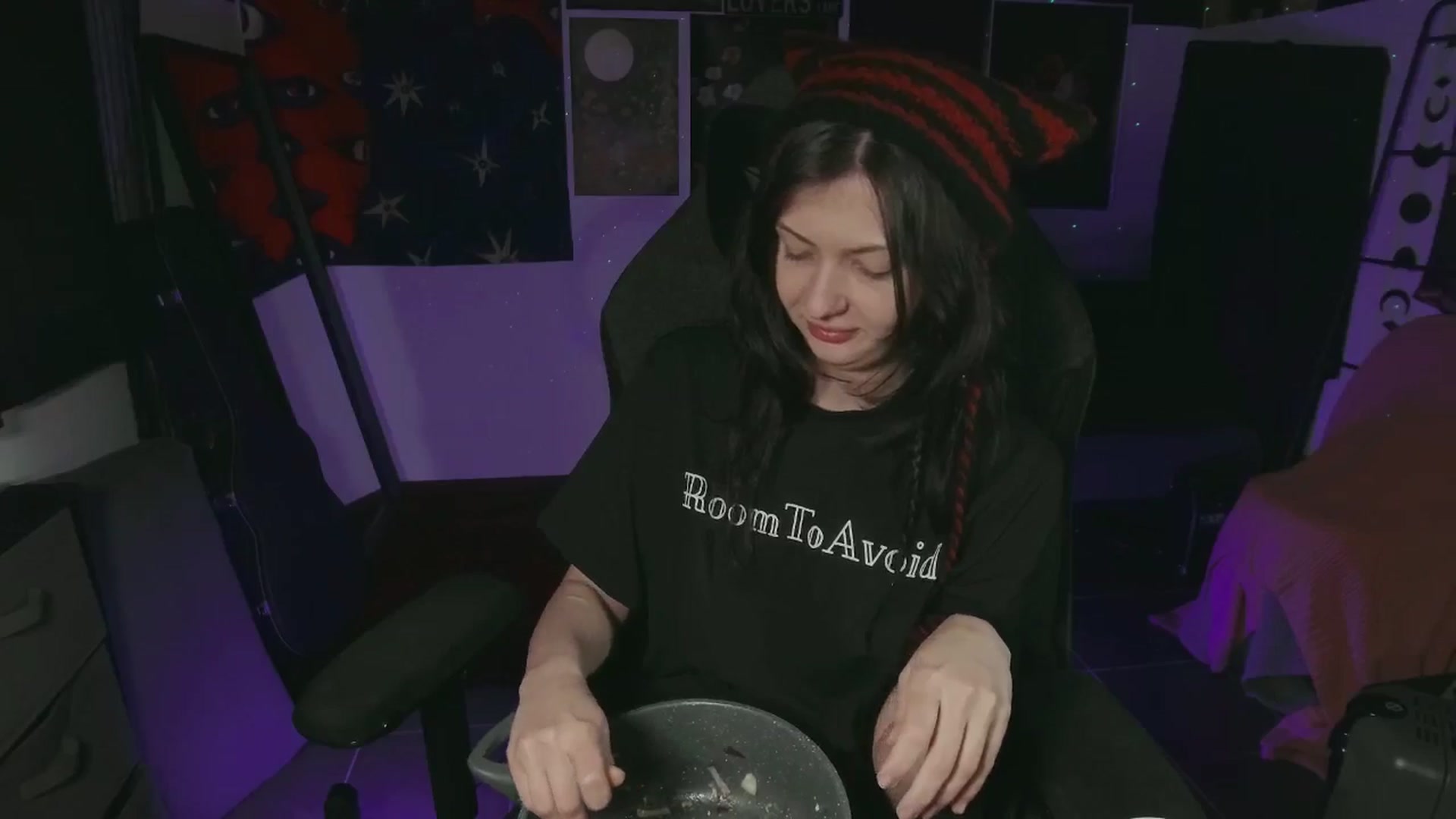 Gallery image thumbnail from RoomToAvoid's myfreecams stream on, 07/11/2024, 04:44 image 4 of 20