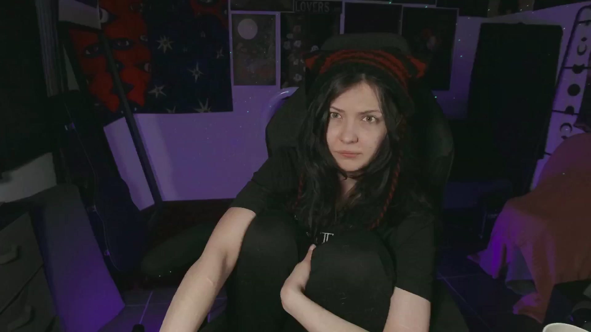 Gallery image thumbnail from RoomToAvoid's myfreecams stream on, 07/11/2024, 07:29 image 14 of 20