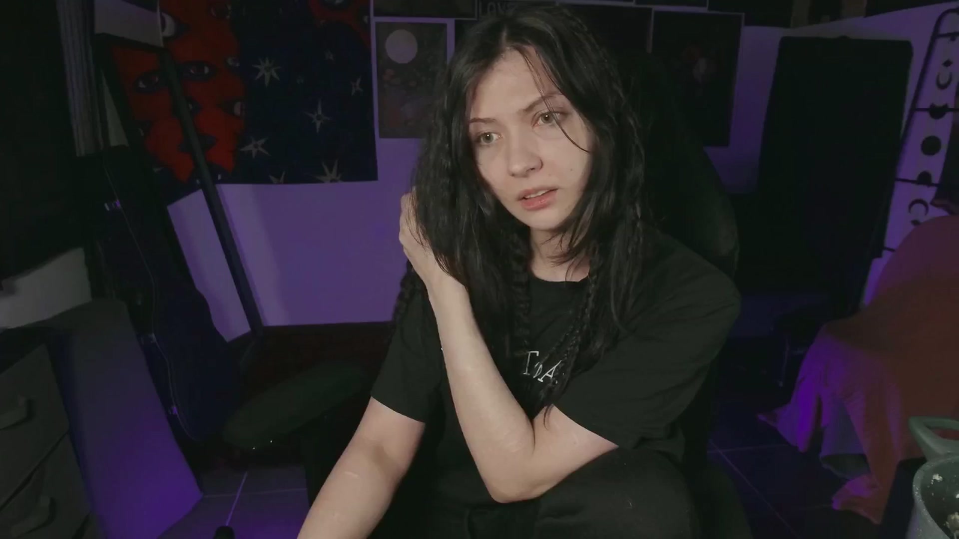 Gallery image thumbnail from RoomToAvoid's myfreecams stream on, 07/11/2024, 07:29 image 7 of 20