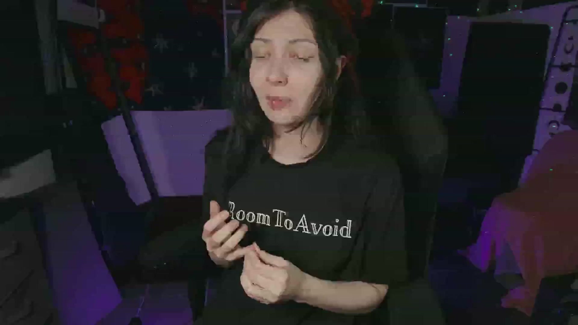 Gallery image thumbnail from RoomToAvoid's myfreecams stream on, 07/11/2024, 07:29 image 12 of 20