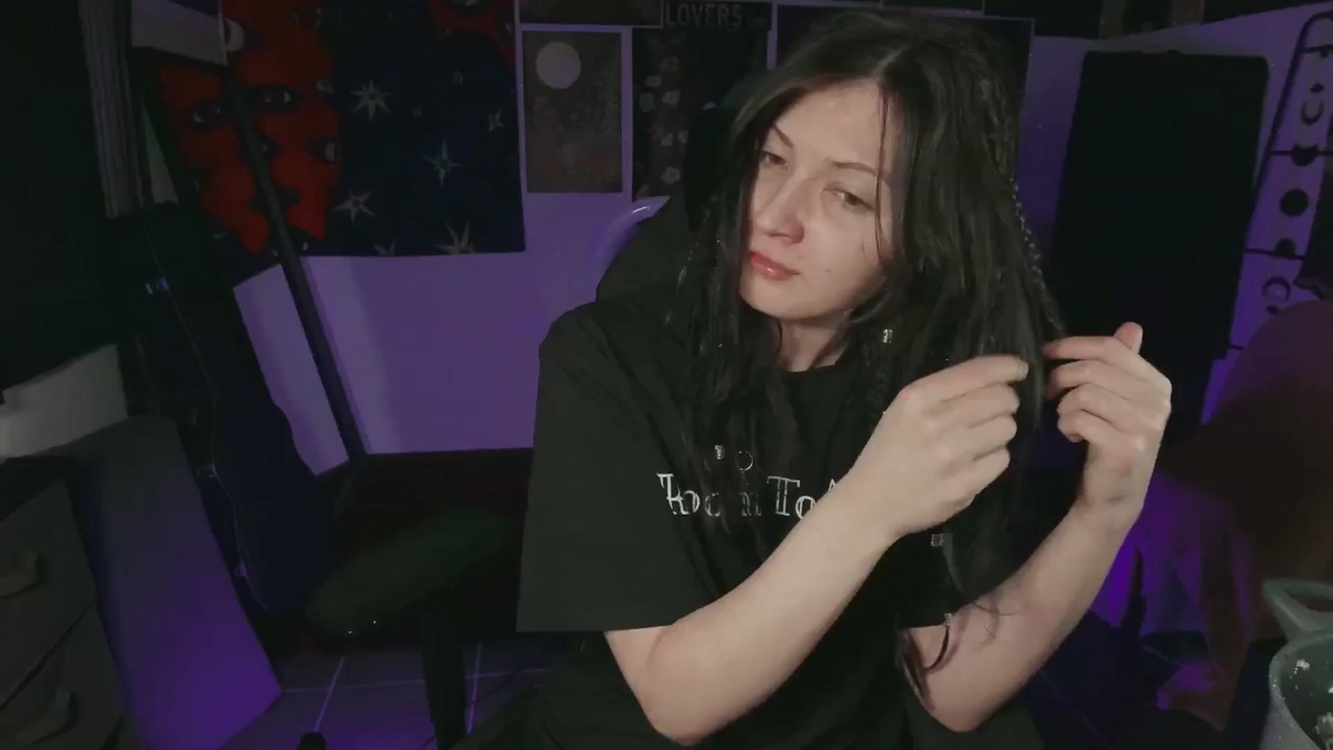 Gallery image thumbnail from RoomToAvoid's myfreecams stream on, 07/11/2024, 07:29 image 5 of 20