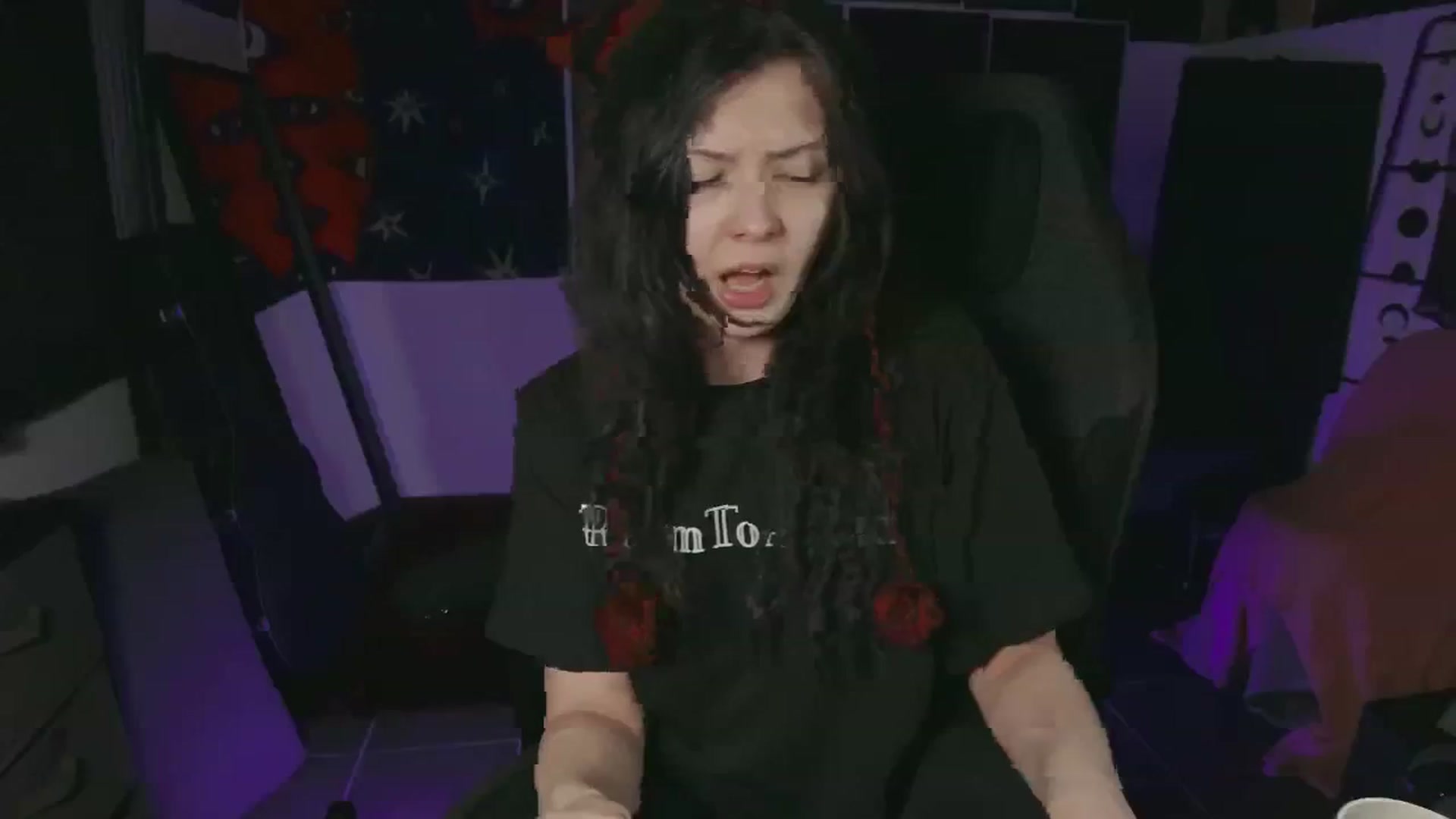Gallery image thumbnail from RoomToAvoid's myfreecams stream on, 07/11/2024, 07:29 image 18 of 20