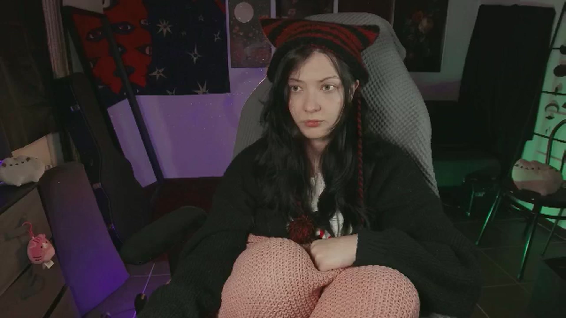 Gallery image thumbnail from RoomToAvoid's myfreecams stream on, 07/11/2024, 22:34 image 3 of 20