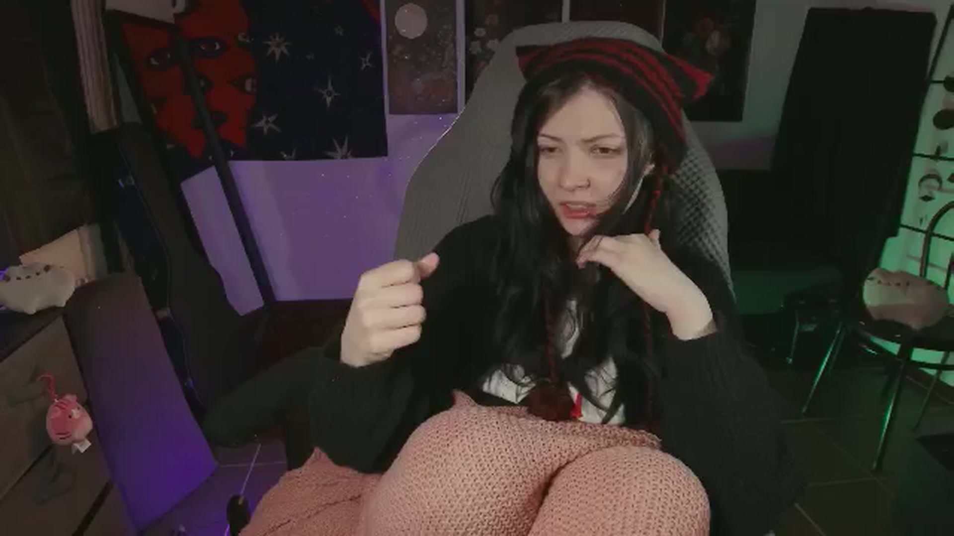 Gallery image thumbnail from RoomToAvoid's myfreecams stream on, 07/11/2024, 22:34 image 5 of 20