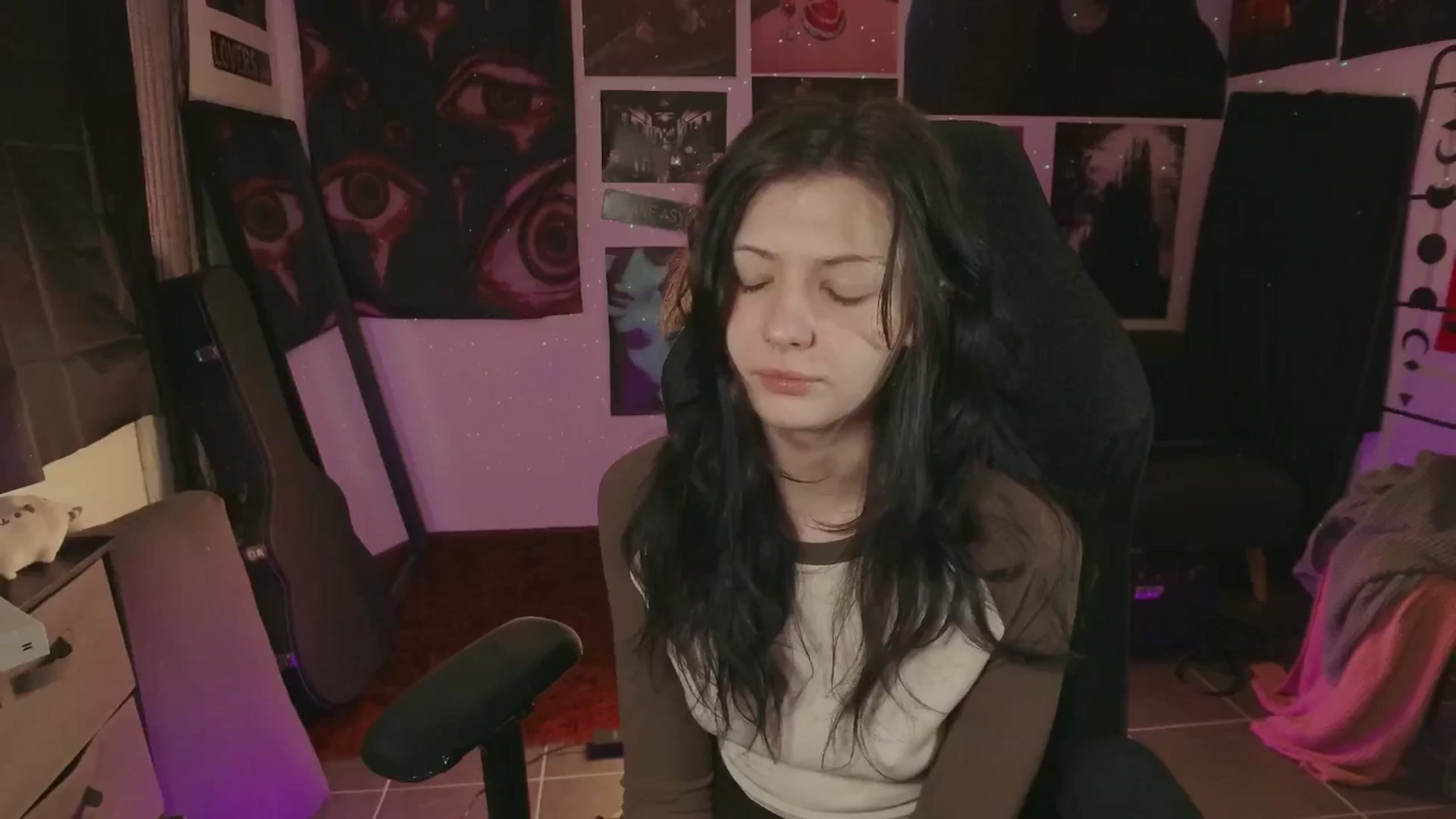 Gallery image thumbnail from RoomToAvoid's myfreecams stream on, 07/15/2024, 04:55 image 19 of 20