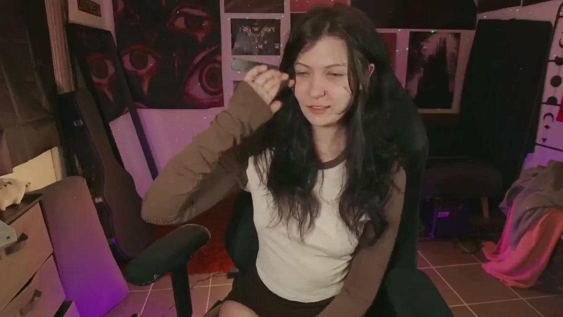 Gallery image thumbnail from RoomToAvoid's myfreecams stream on, 07/15/2024, 04:55 image 20 of 20