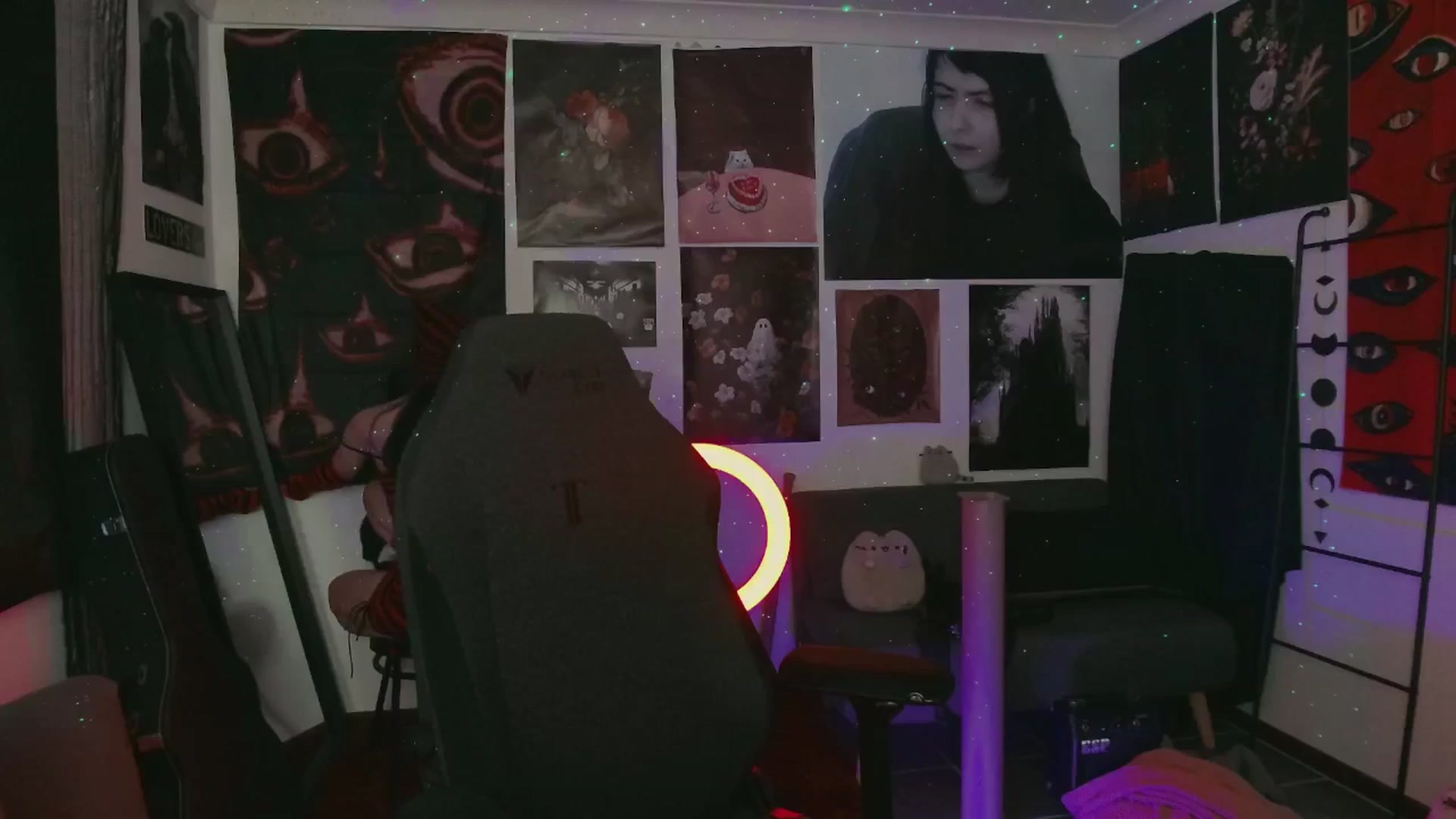 Gallery image thumbnail from RoomToAvoid's myfreecams stream on, 07/18/2024, 06:34 image 3 of 20