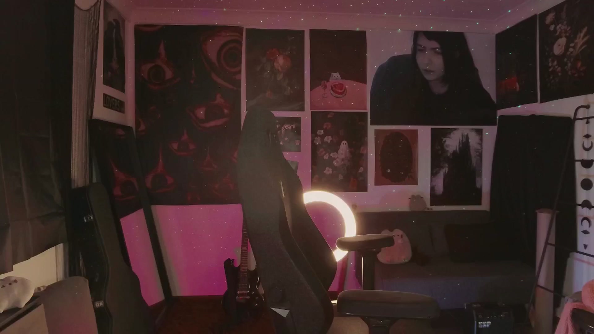 Gallery image thumbnail from RoomToAvoid's myfreecams stream on, 07/19/2024, 07:27 image 13 of 20