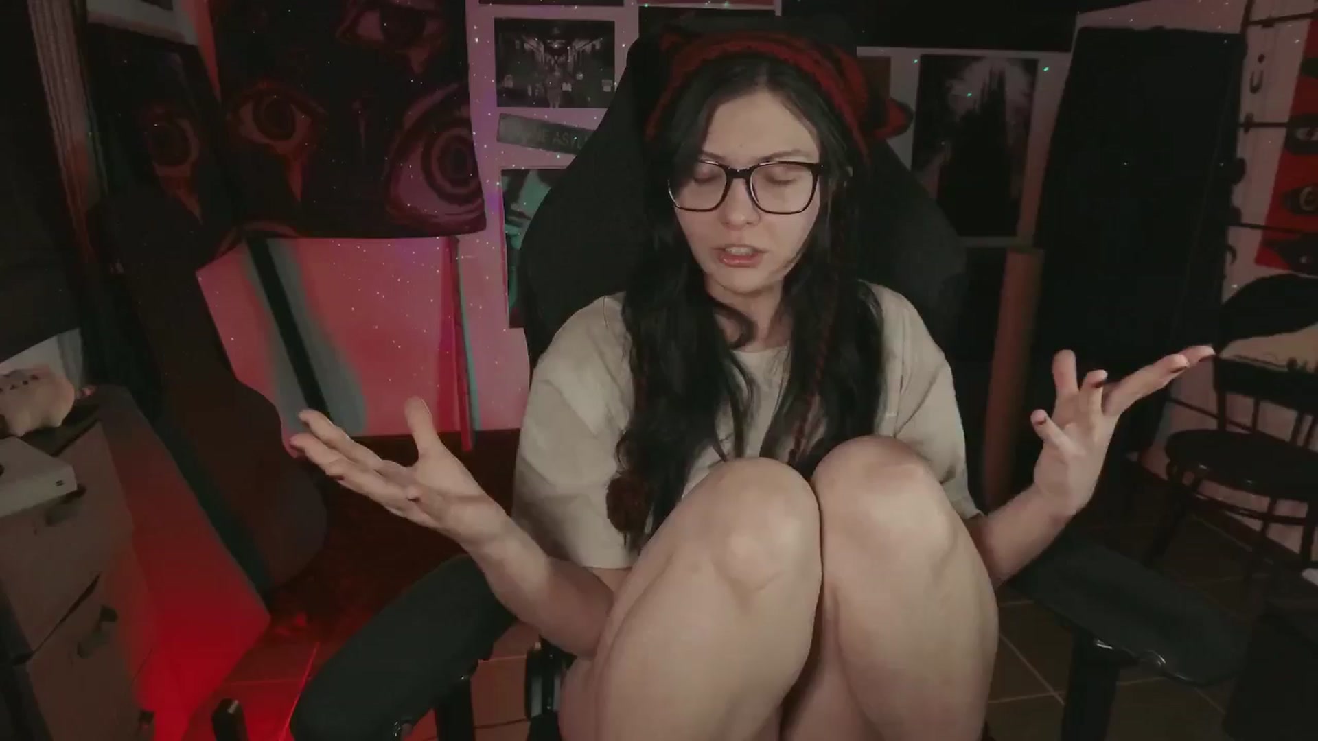 Gallery image thumbnail from RoomToAvoid's myfreecams stream on, 07/21/2024, 07:26 image 18 of 20