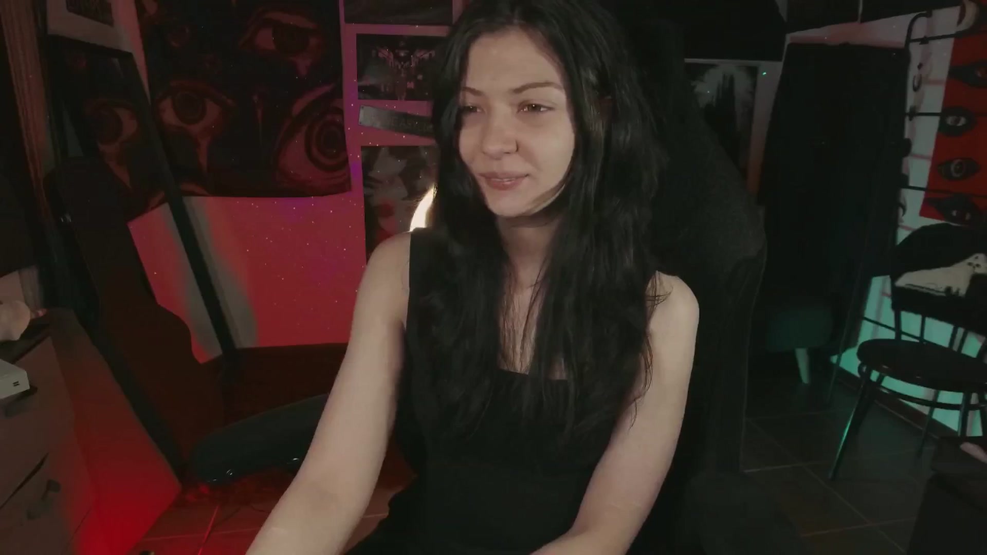 Gallery image thumbnail from RoomToAvoid's myfreecams stream on, 07/21/2024, 07:26 image 4 of 20