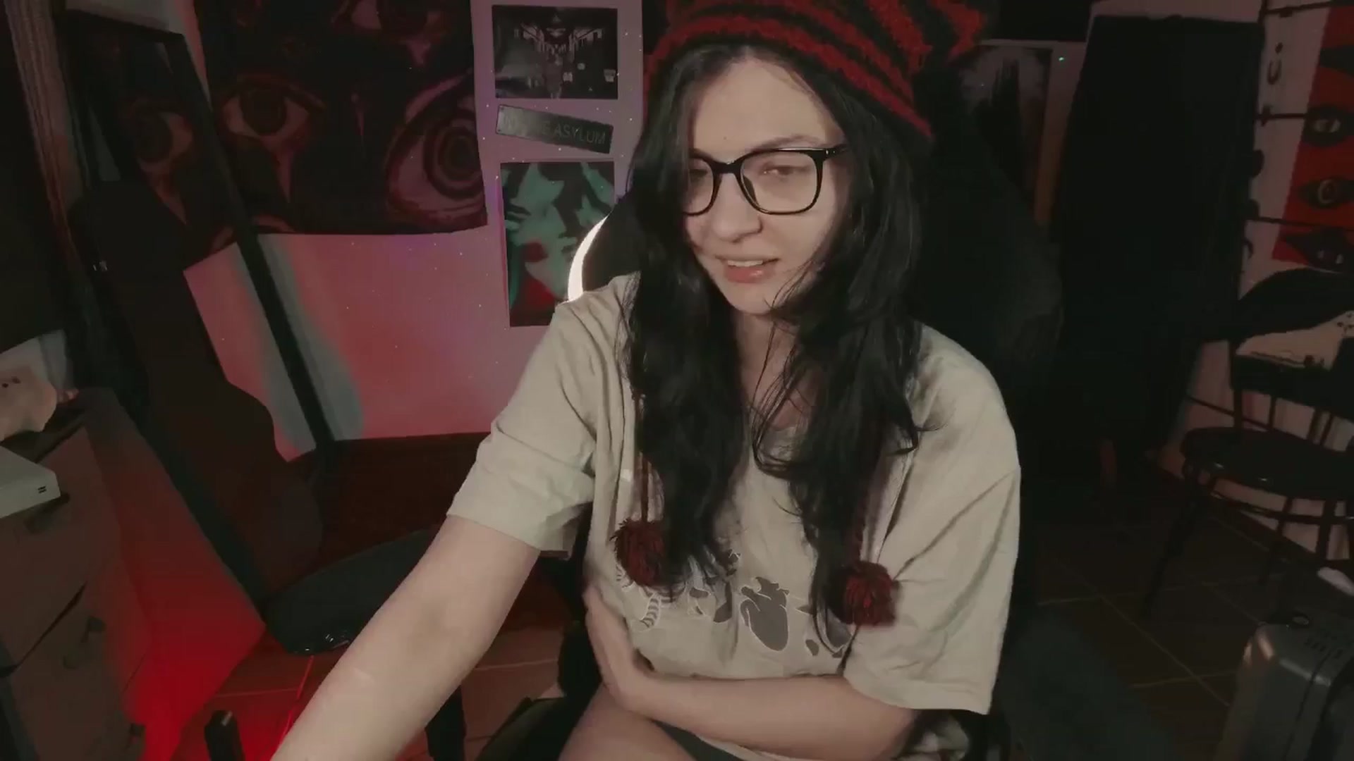 Gallery image thumbnail from RoomToAvoid's myfreecams stream on, 07/21/2024, 07:26 image 12 of 20