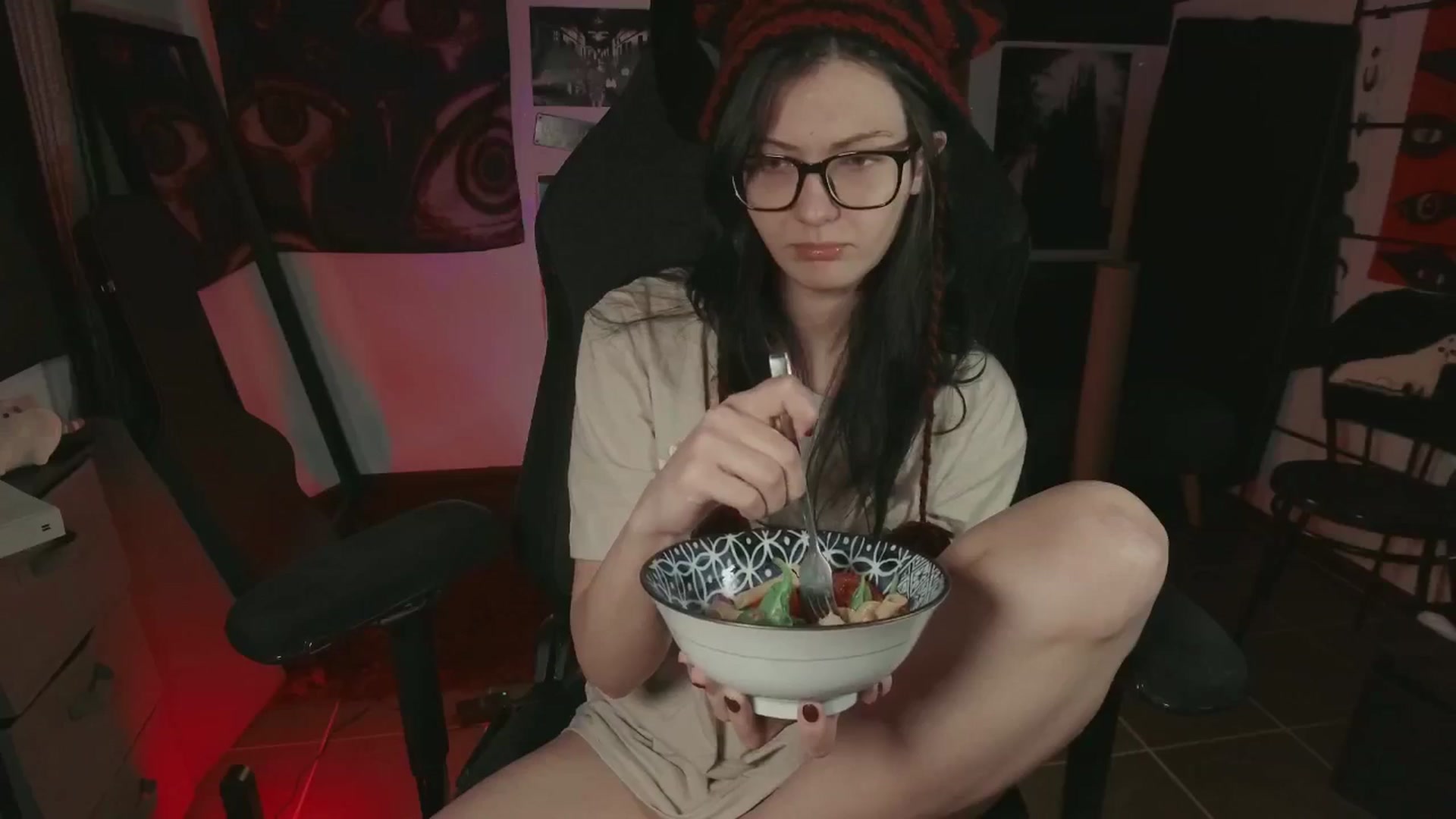 Gallery image thumbnail from RoomToAvoid's myfreecams stream on, 07/21/2024, 07:26 image 13 of 20