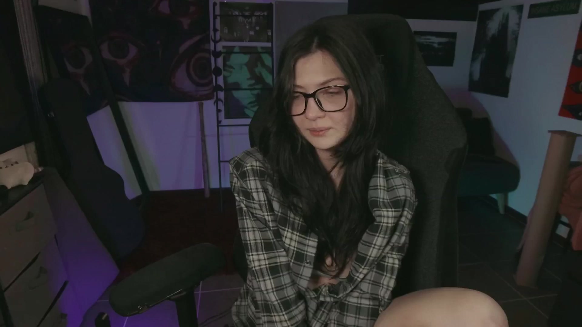 Gallery image thumbnail from RoomToAvoid's myfreecams stream on, 07/24/2024, 06:22 image 7 of 20