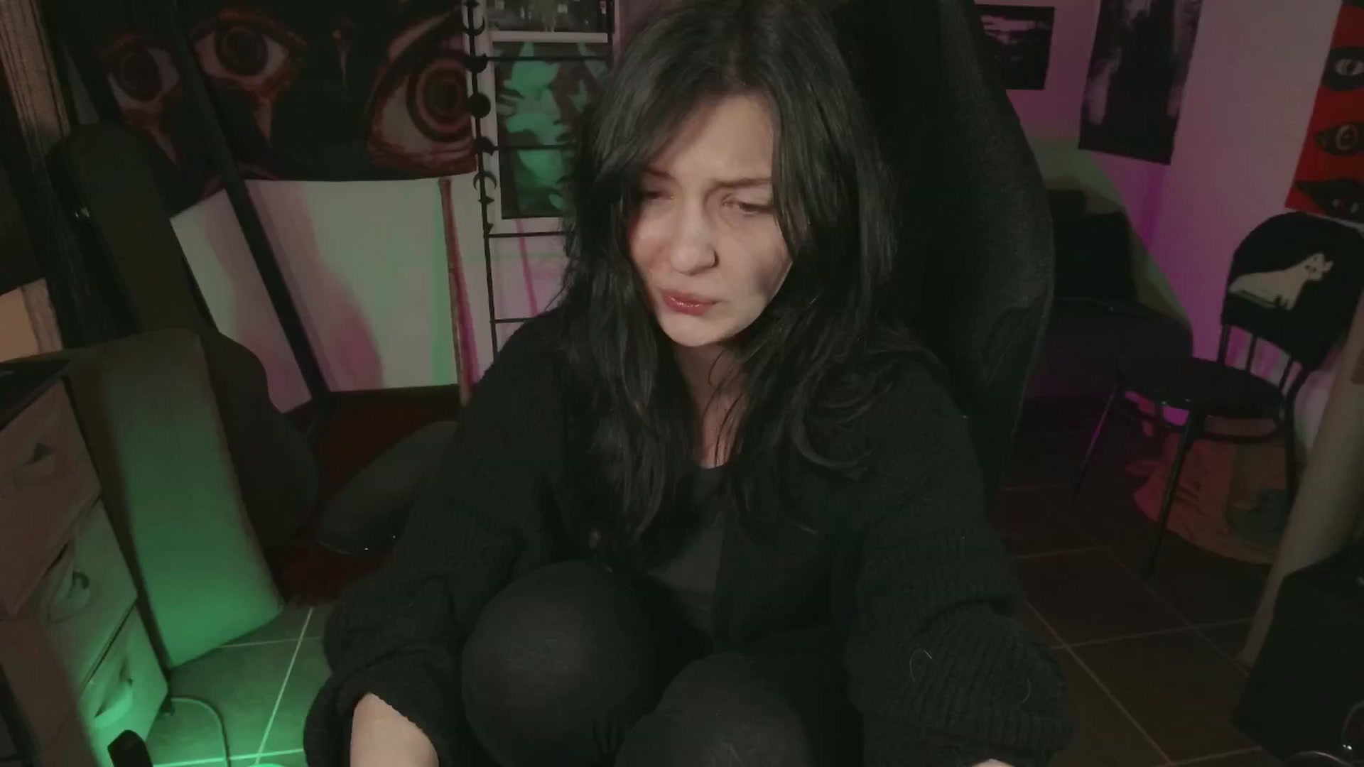 Gallery image thumbnail from RoomToAvoid's myfreecams stream on, 07/28/2024, 05:33 image 13 of 20