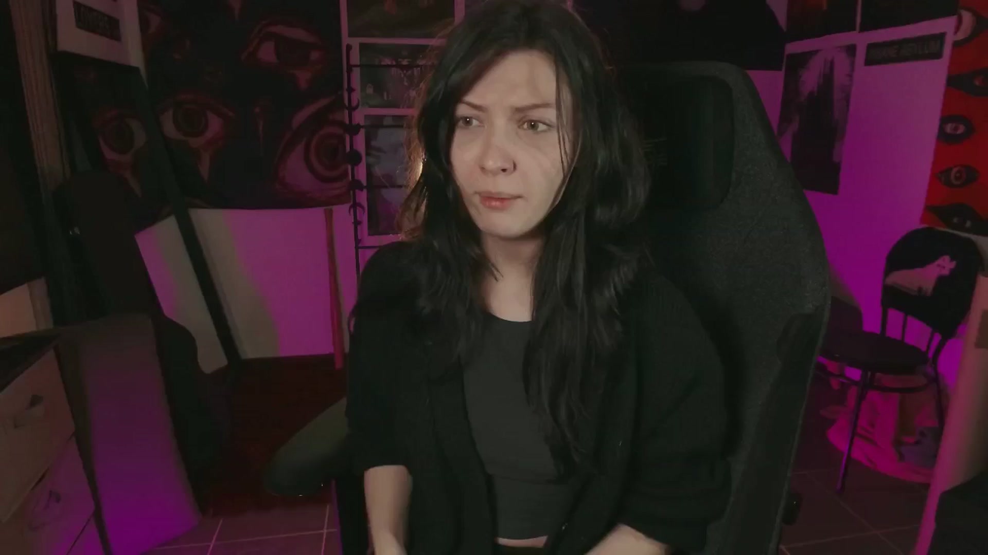 Gallery image thumbnail from RoomToAvoid's myfreecams stream on, 07/28/2024, 05:33 image 3 of 20