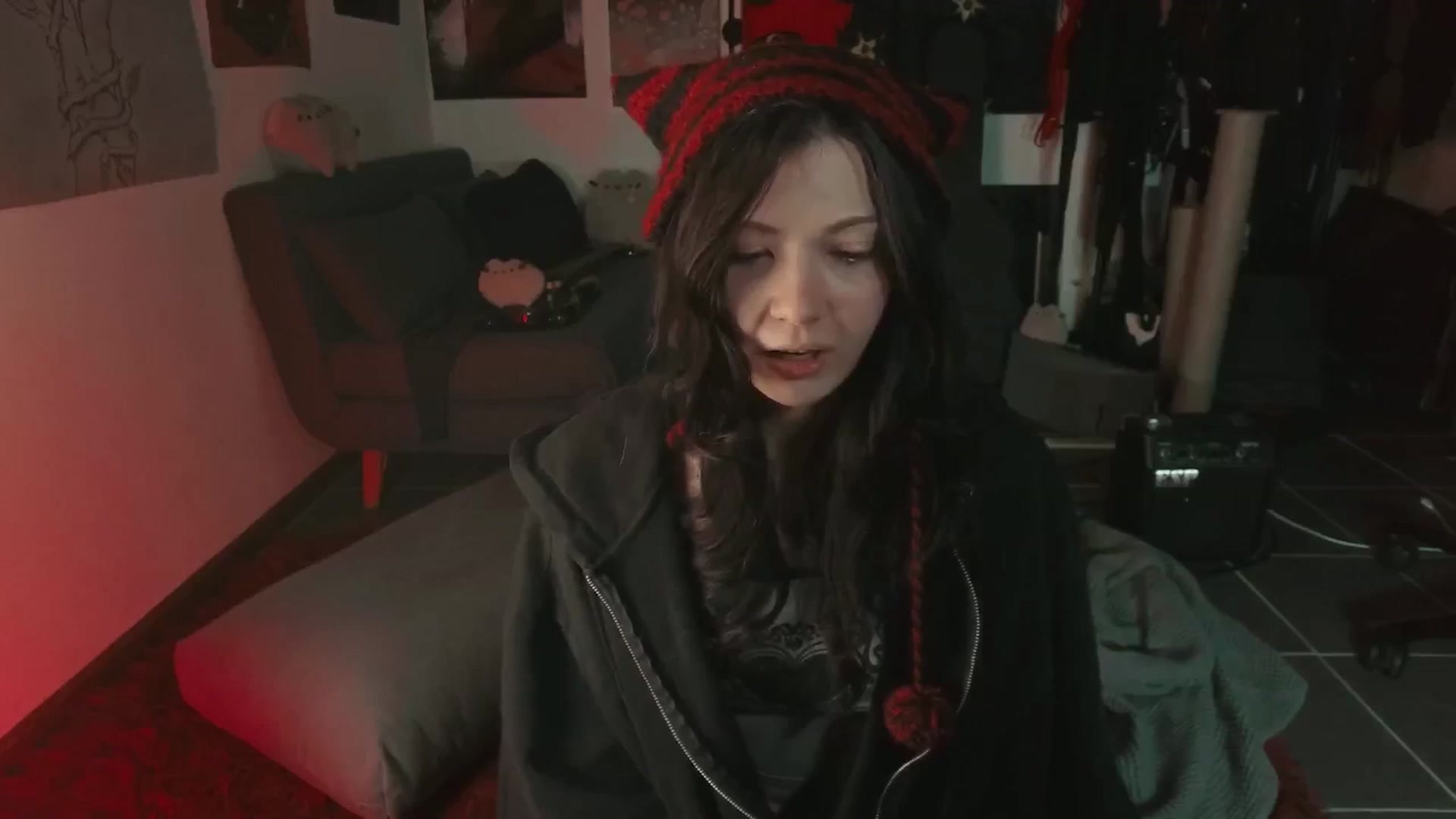 Gallery image thumbnail from RoomToAvoid's myfreecams stream on, 07/30/2024, 07:29 image 1 of 20