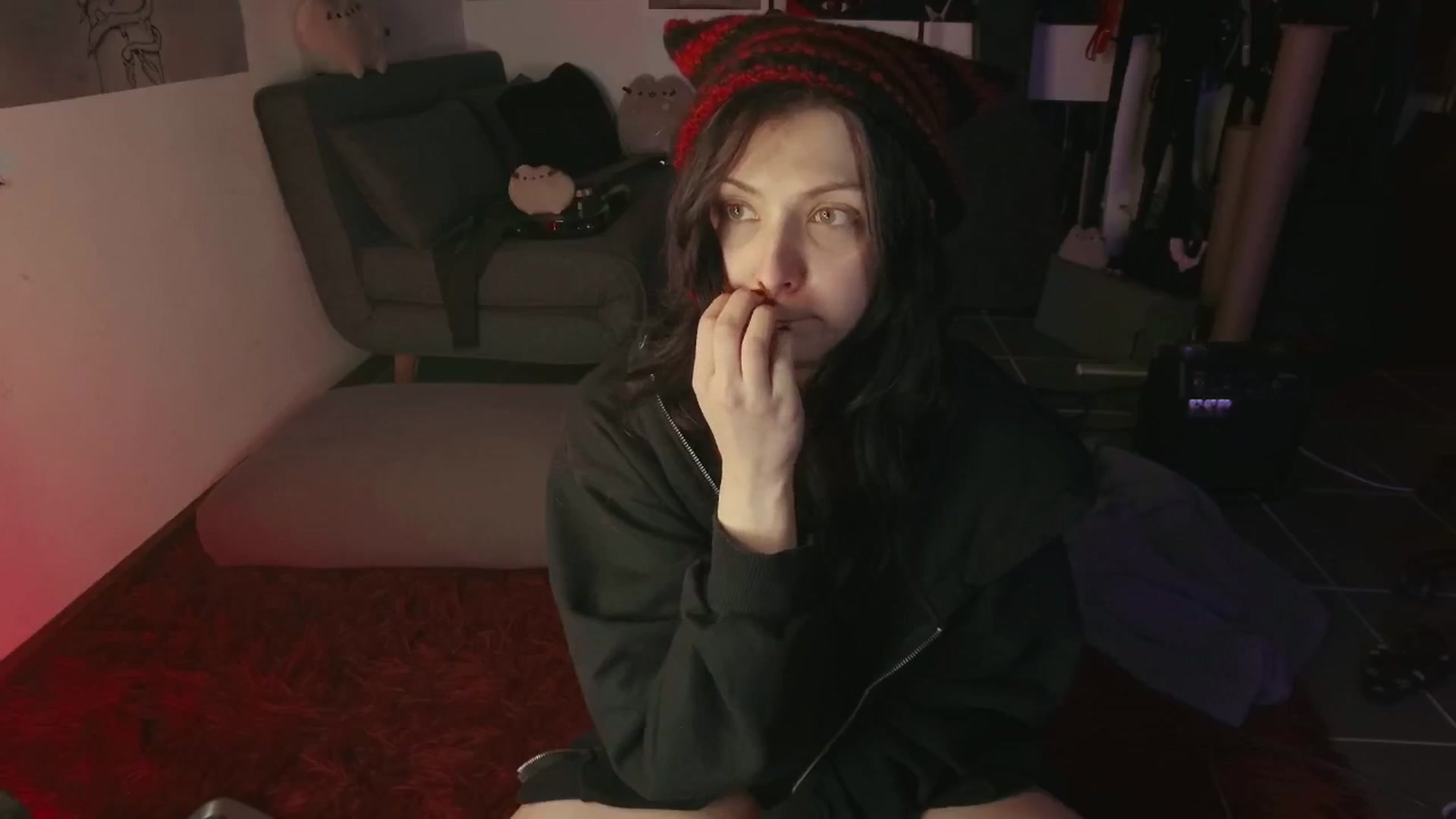 Gallery image thumbnail from RoomToAvoid's myfreecams stream on, 07/30/2024, 07:29 image 17 of 20