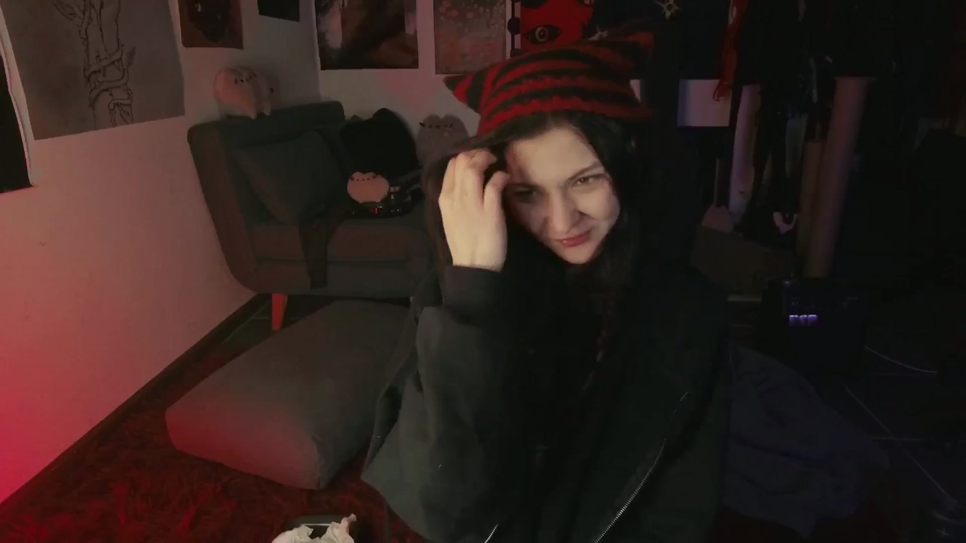 Gallery image thumbnail from RoomToAvoid's myfreecams stream on, 07/30/2024, 07:29 image 8 of 20