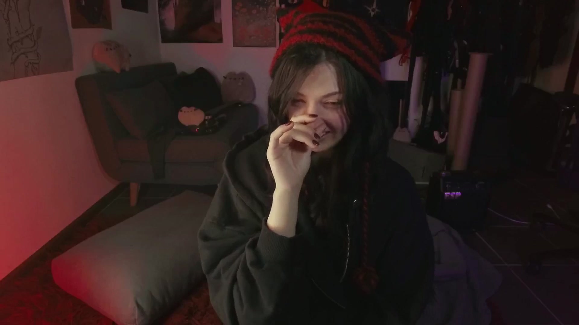 Gallery image thumbnail from RoomToAvoid's myfreecams stream on, 07/30/2024, 07:29 image 2 of 20