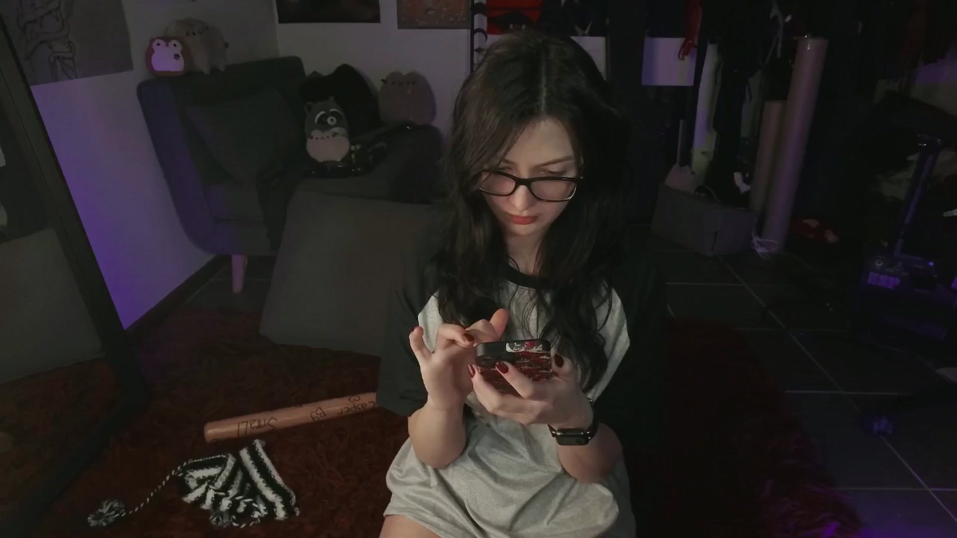 Gallery image thumbnail from RoomToAvoid's myfreecams stream on, 07/31/2024, 03:27 image 6 of 20