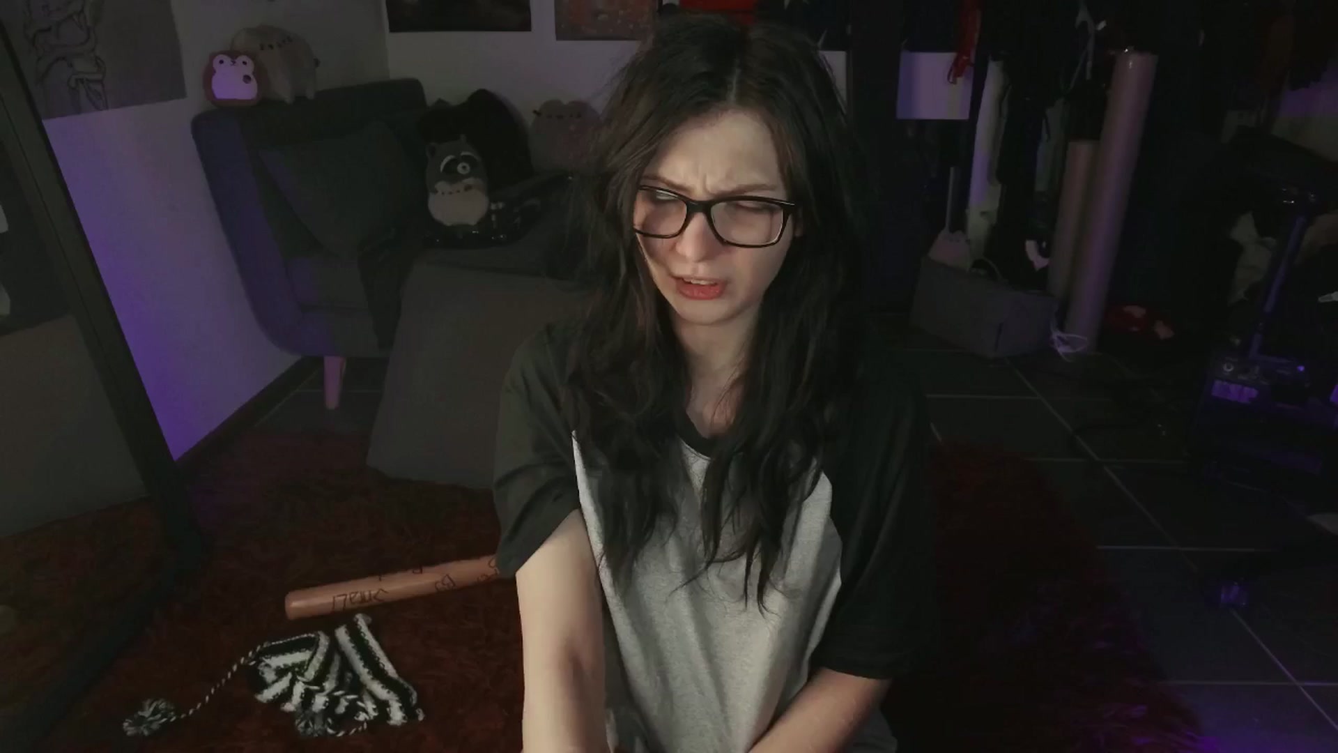 Gallery image thumbnail from RoomToAvoid's myfreecams stream on, 07/31/2024, 03:27 image 2 of 20