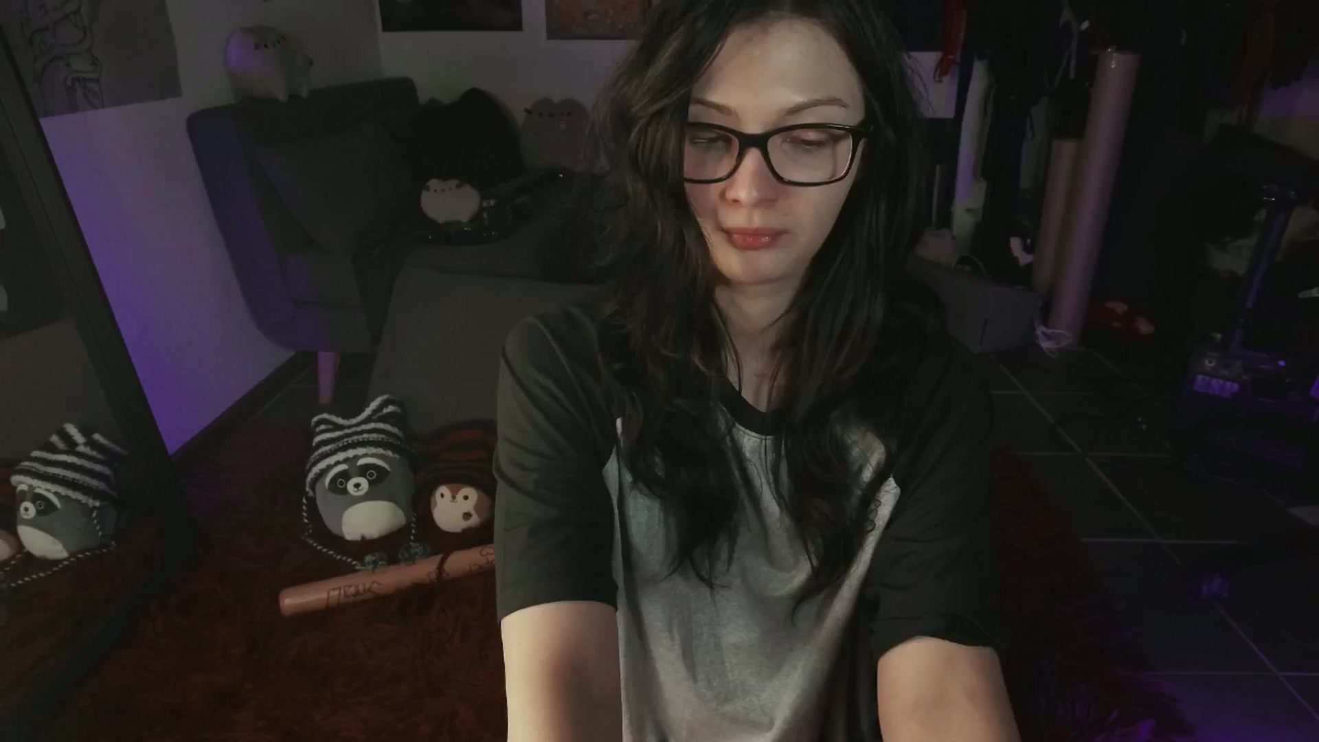 Gallery image thumbnail from RoomToAvoid's myfreecams stream on, 07/31/2024, 03:27 image 10 of 20
