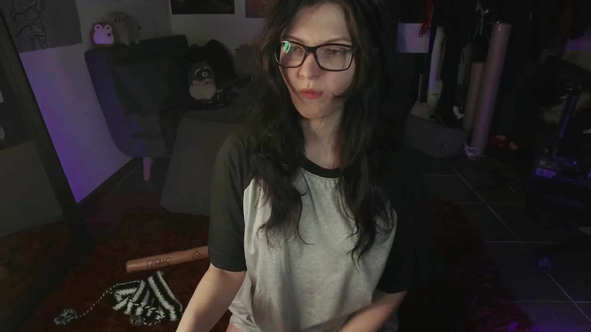 Gallery image thumbnail from RoomToAvoid's myfreecams stream on, 07/31/2024, 03:27 image 5 of 20