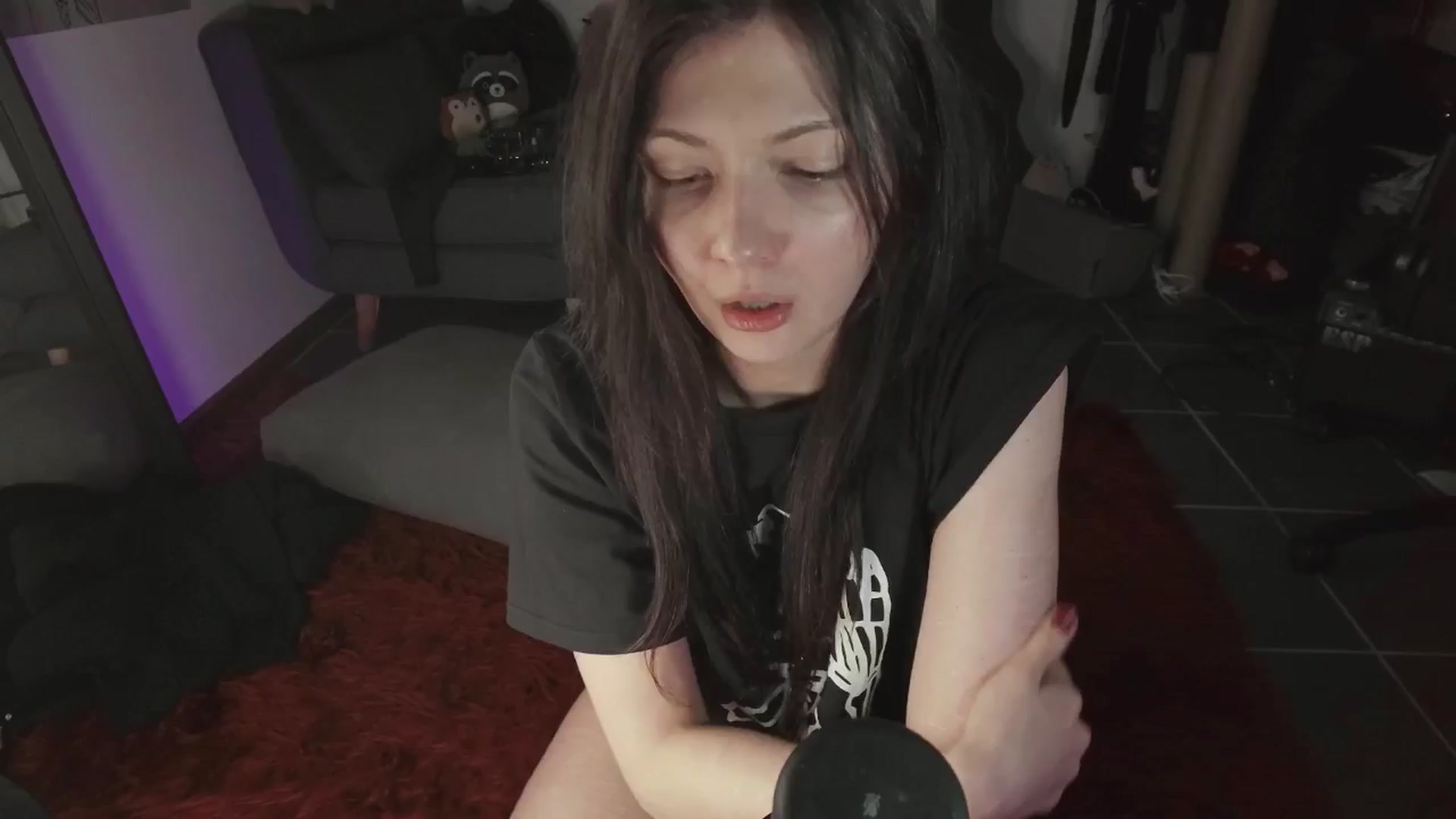 Gallery image thumbnail from RoomToAvoid's myfreecams stream on, 08/01/2024, 06:40 image 16 of 20