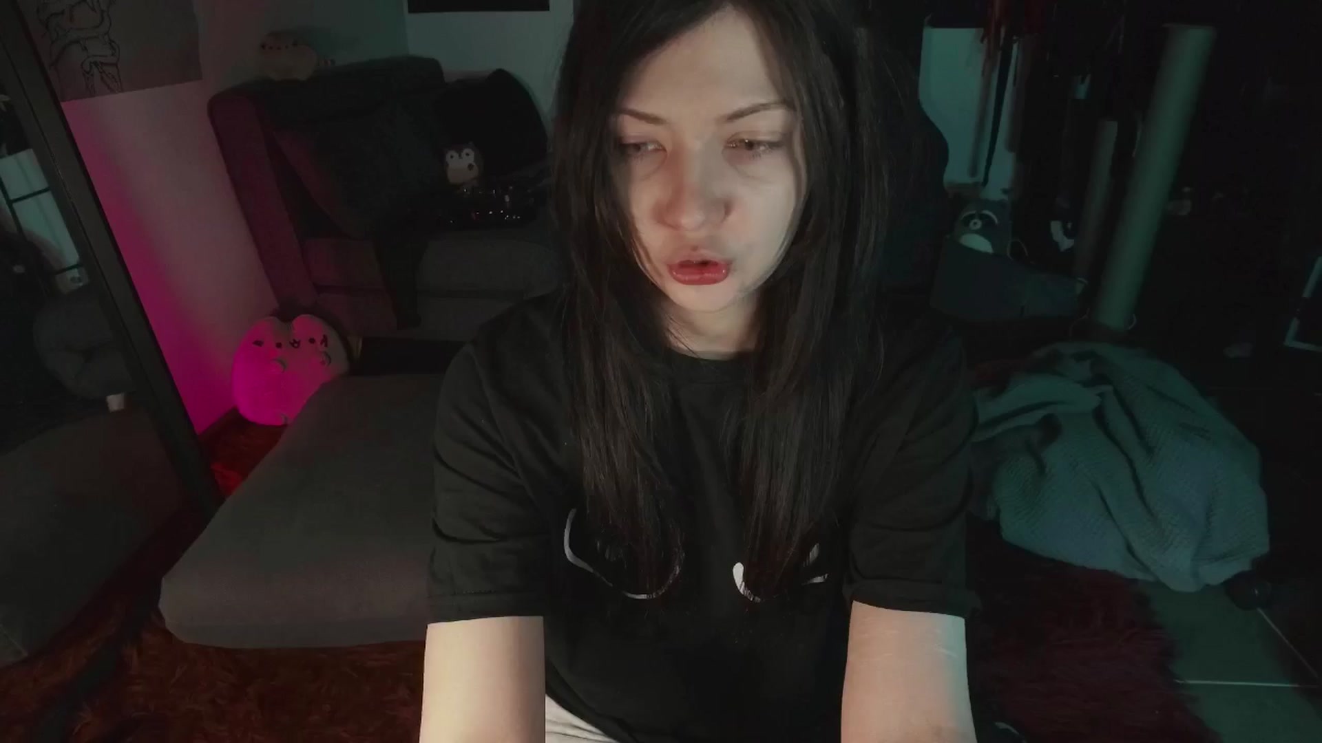 Gallery image thumbnail from RoomToAvoid's myfreecams stream on, 08/03/2024, 23:19 image 7 of 20