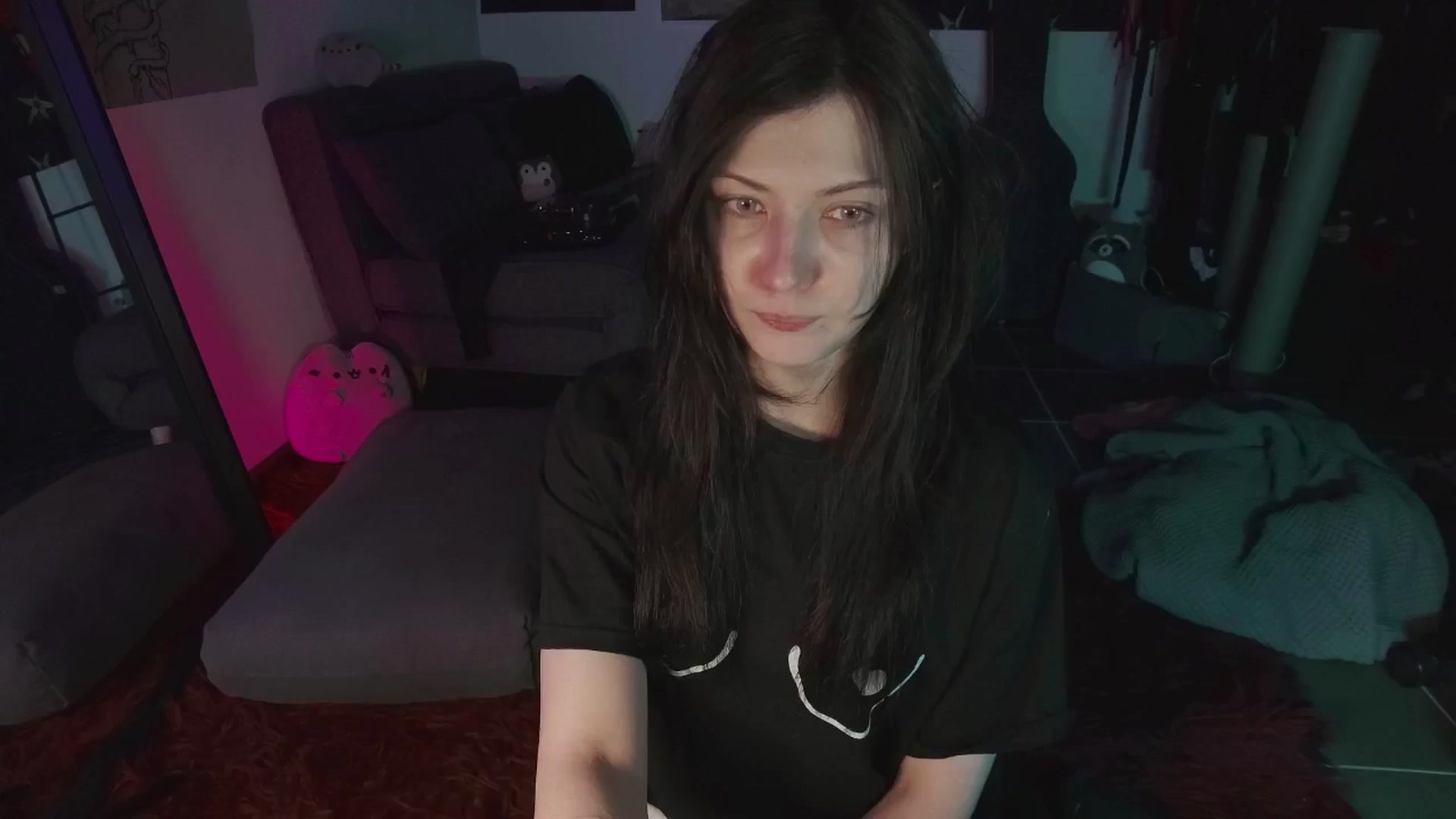 Gallery image thumbnail from RoomToAvoid's myfreecams stream on, 08/03/2024, 23:19 image 18 of 20