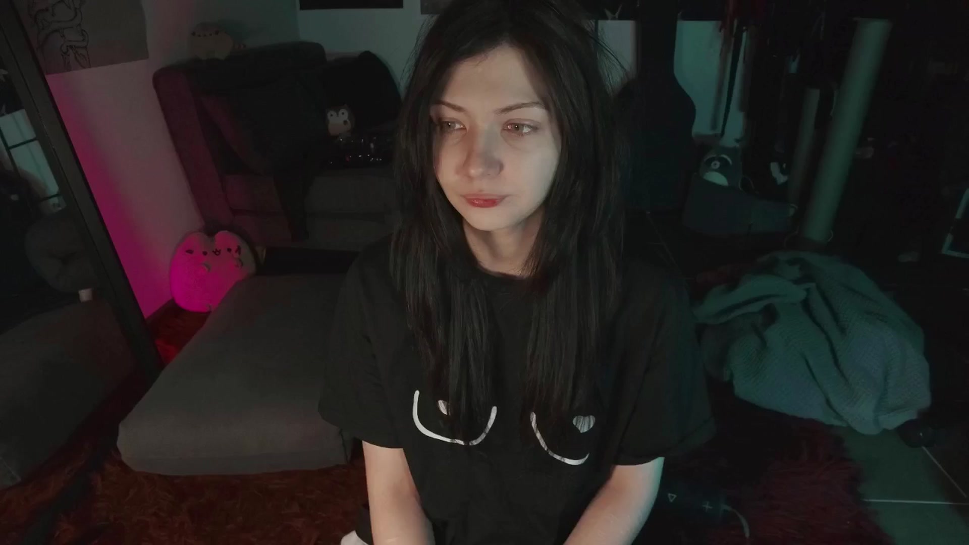 Gallery image thumbnail from RoomToAvoid's myfreecams stream on, 08/03/2024, 23:19 image 5 of 20
