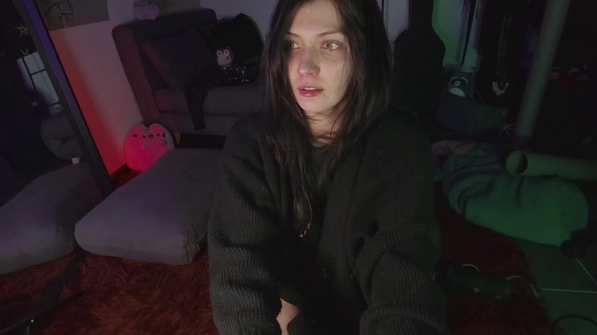 Gallery image thumbnail from RoomToAvoid's myfreecams stream on, 08/04/2024, 05:25 image 19 of 20