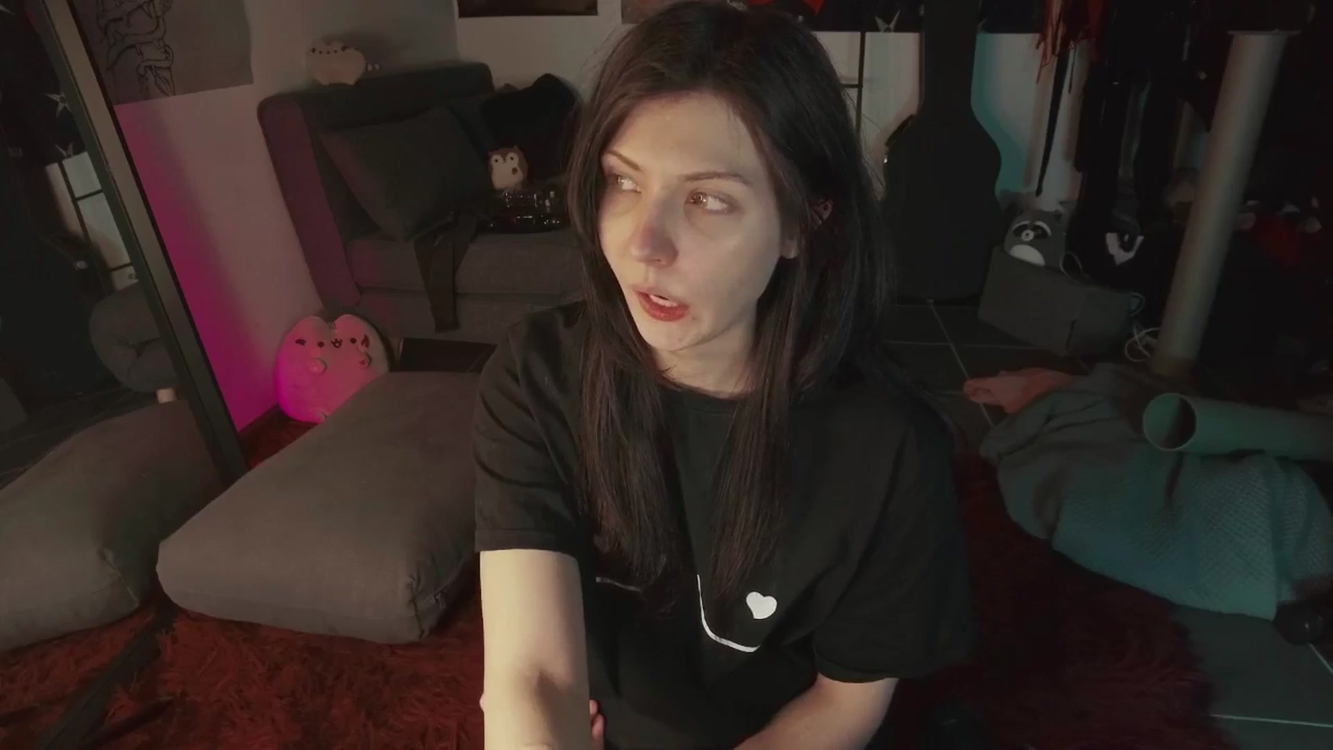 Gallery image thumbnail from RoomToAvoid's myfreecams stream on, 08/04/2024, 05:25 image 9 of 20