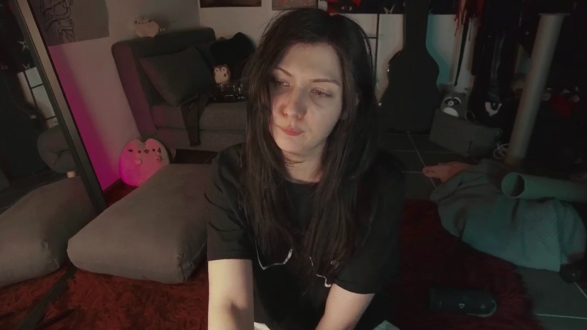 Gallery image thumbnail from RoomToAvoid's myfreecams stream on, 08/04/2024, 05:25 image 10 of 20