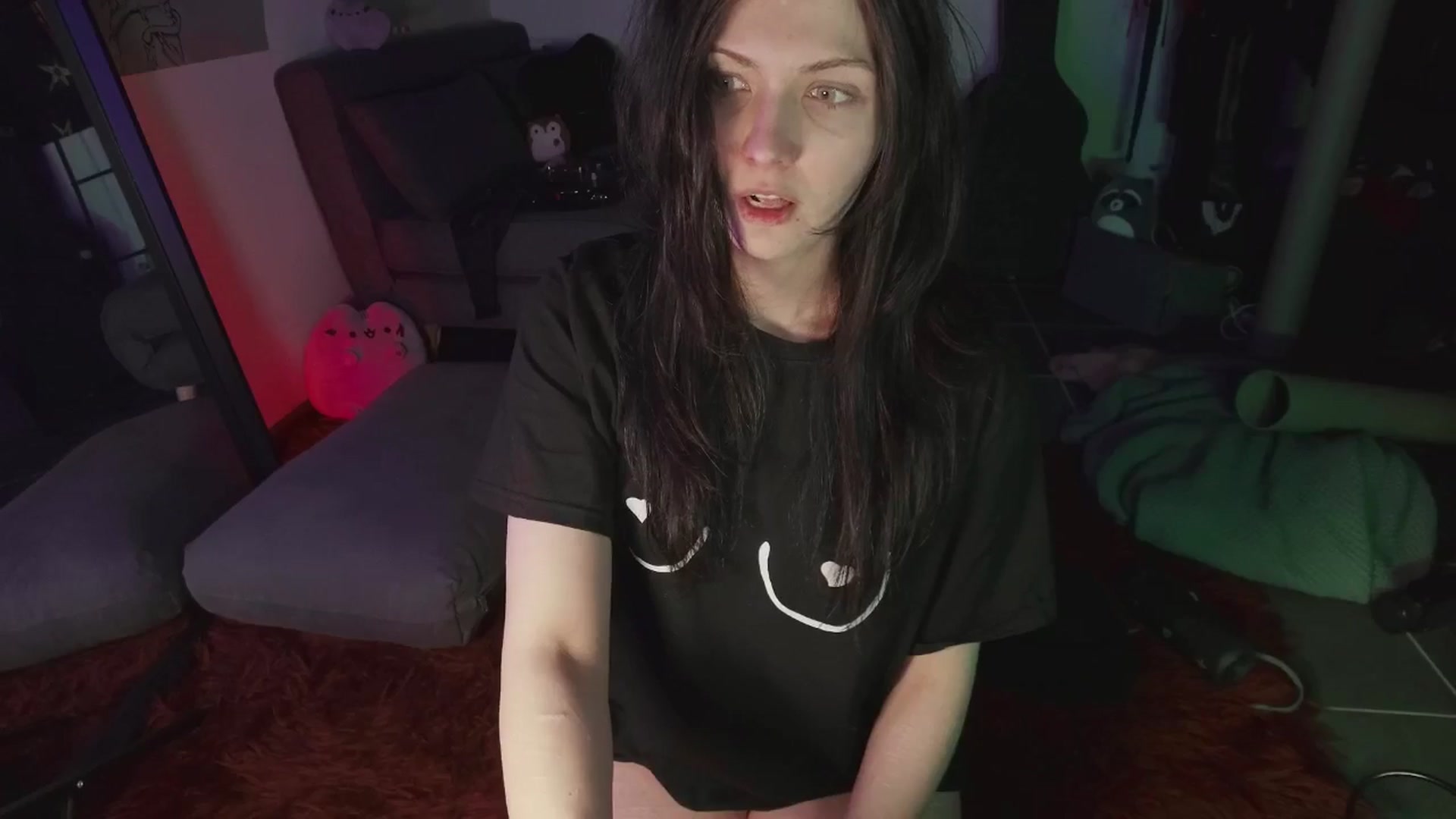 Gallery image thumbnail from RoomToAvoid's myfreecams stream on, 08/04/2024, 06:24 image 15 of 20