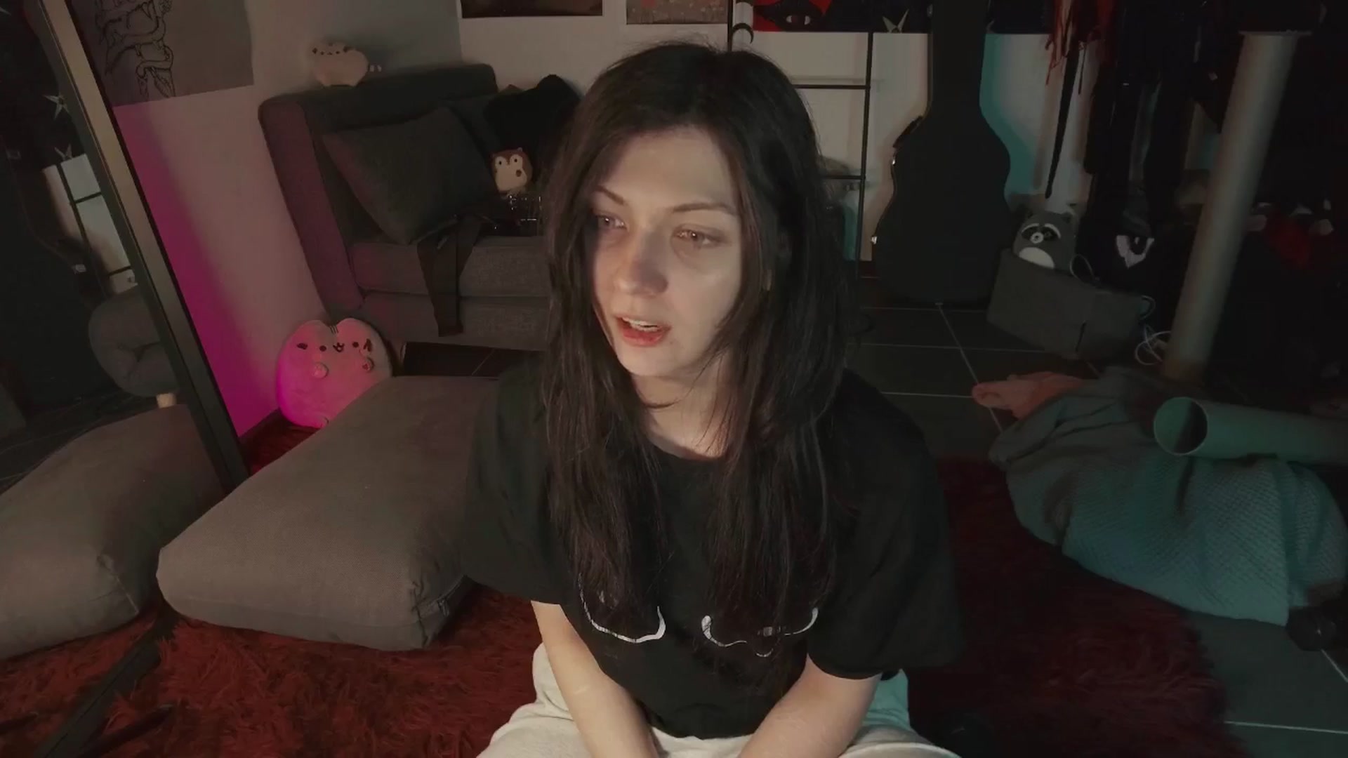 Gallery image thumbnail from RoomToAvoid's myfreecams stream on, 08/04/2024, 06:24 image 7 of 20