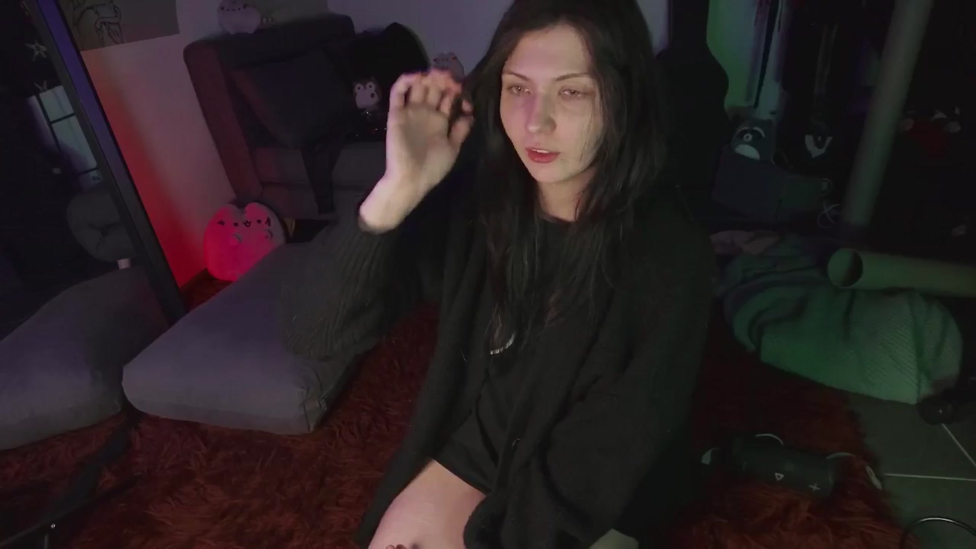 Gallery image thumbnail from RoomToAvoid's myfreecams stream on, 08/04/2024, 06:24 image 16 of 20