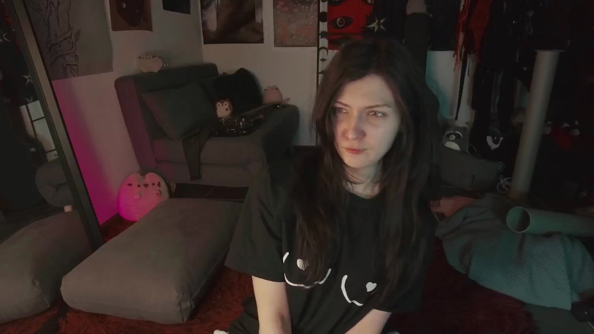 Gallery image thumbnail from RoomToAvoid's myfreecams stream on, 08/04/2024, 06:24 image 6 of 20