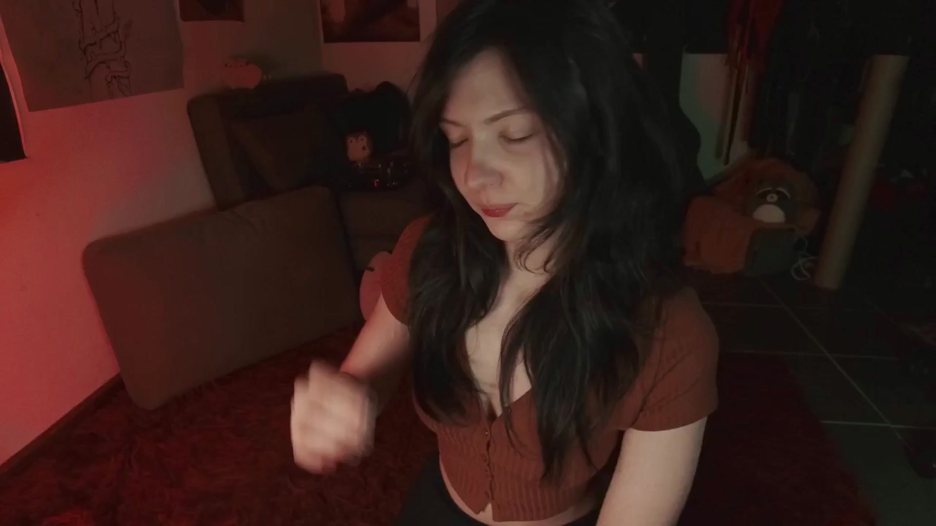 Gallery image thumbnail from RoomToAvoid's myfreecams stream on, 08/05/2024, 01:27 image 8 of 20