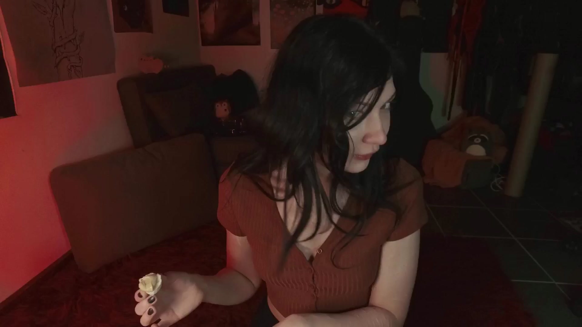 Gallery image thumbnail from RoomToAvoid's myfreecams stream on, 08/05/2024, 01:27 image 2 of 20