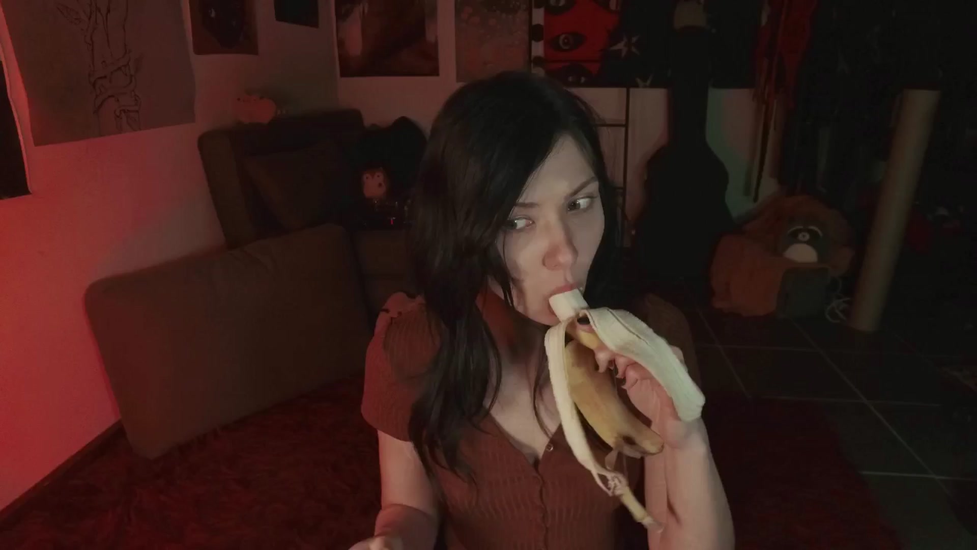 Gallery image thumbnail from RoomToAvoid's myfreecams stream on, 08/05/2024, 01:27 image 5 of 20