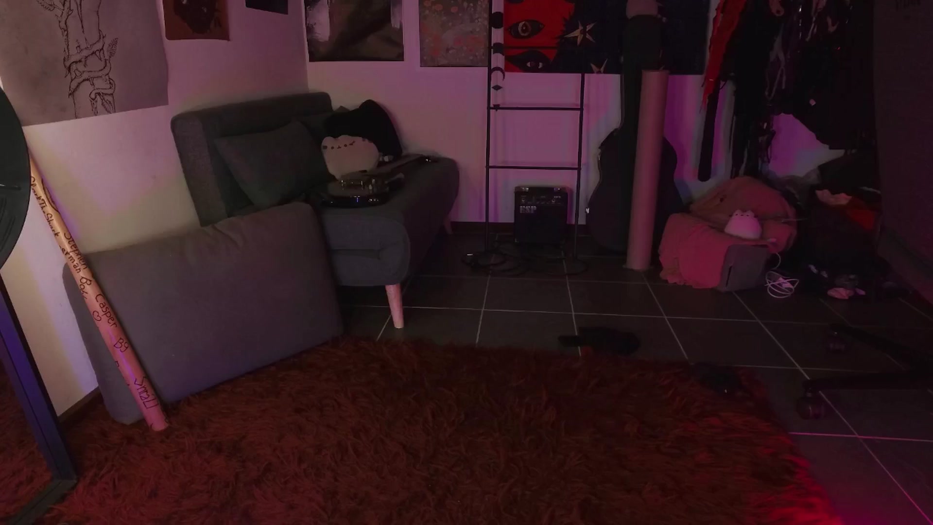 Gallery image thumbnail from RoomToAvoid's myfreecams stream on, 08/06/2024, 06:19 image 6 of 20