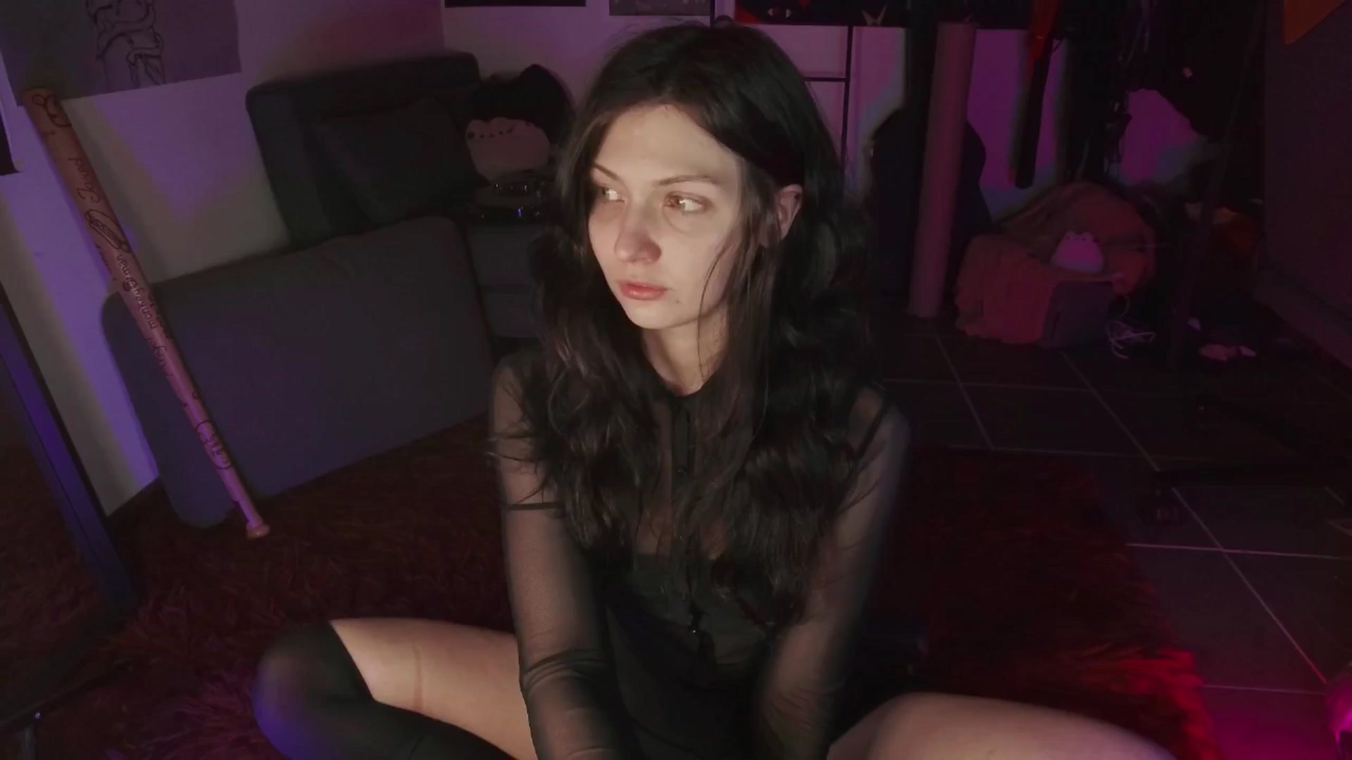 Gallery image thumbnail from RoomToAvoid's myfreecams stream on, 08/06/2024, 06:19 image 19 of 20