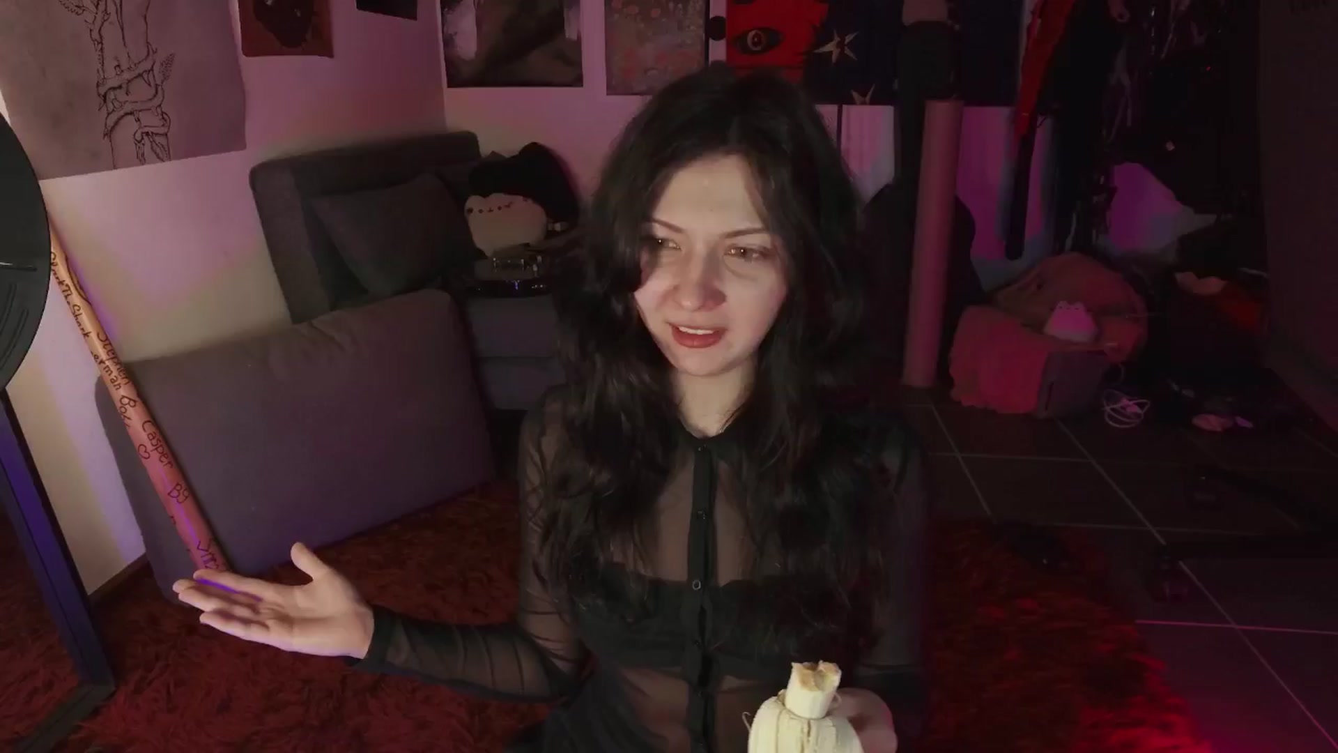 Gallery image thumbnail from RoomToAvoid's myfreecams stream on, 08/06/2024, 06:19 image 5 of 20