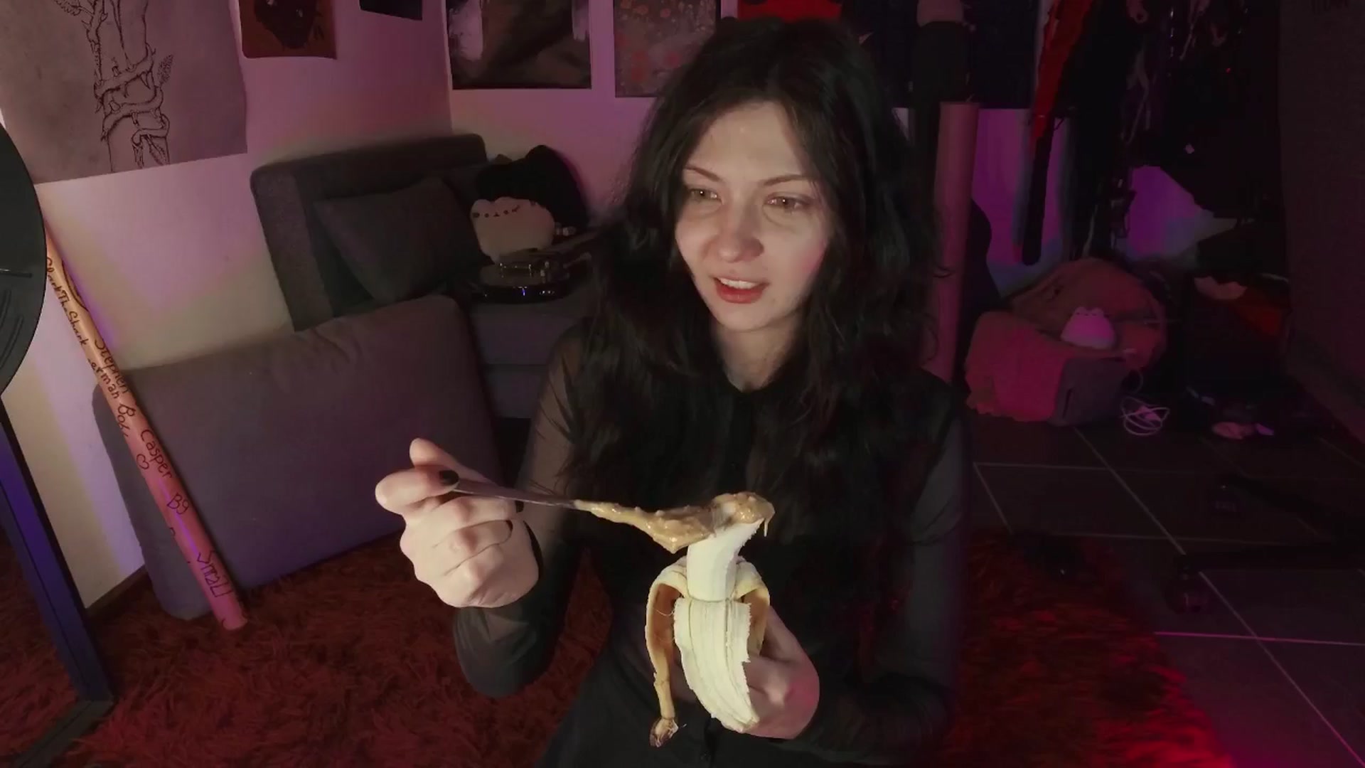 Gallery image thumbnail from RoomToAvoid's myfreecams stream on, 08/06/2024, 06:19 image 4 of 20