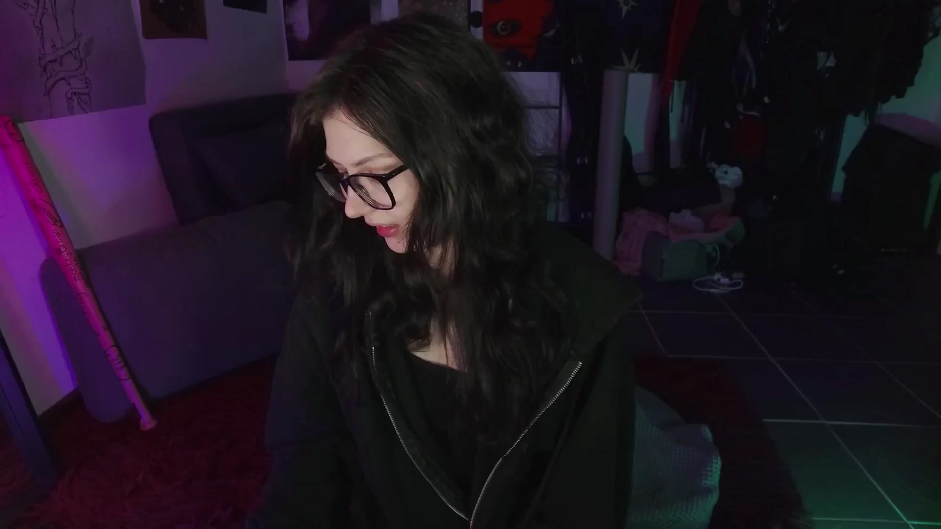 Gallery image thumbnail from RoomToAvoid's myfreecams stream on, 08/07/2024, 03:57 image 1 of 20