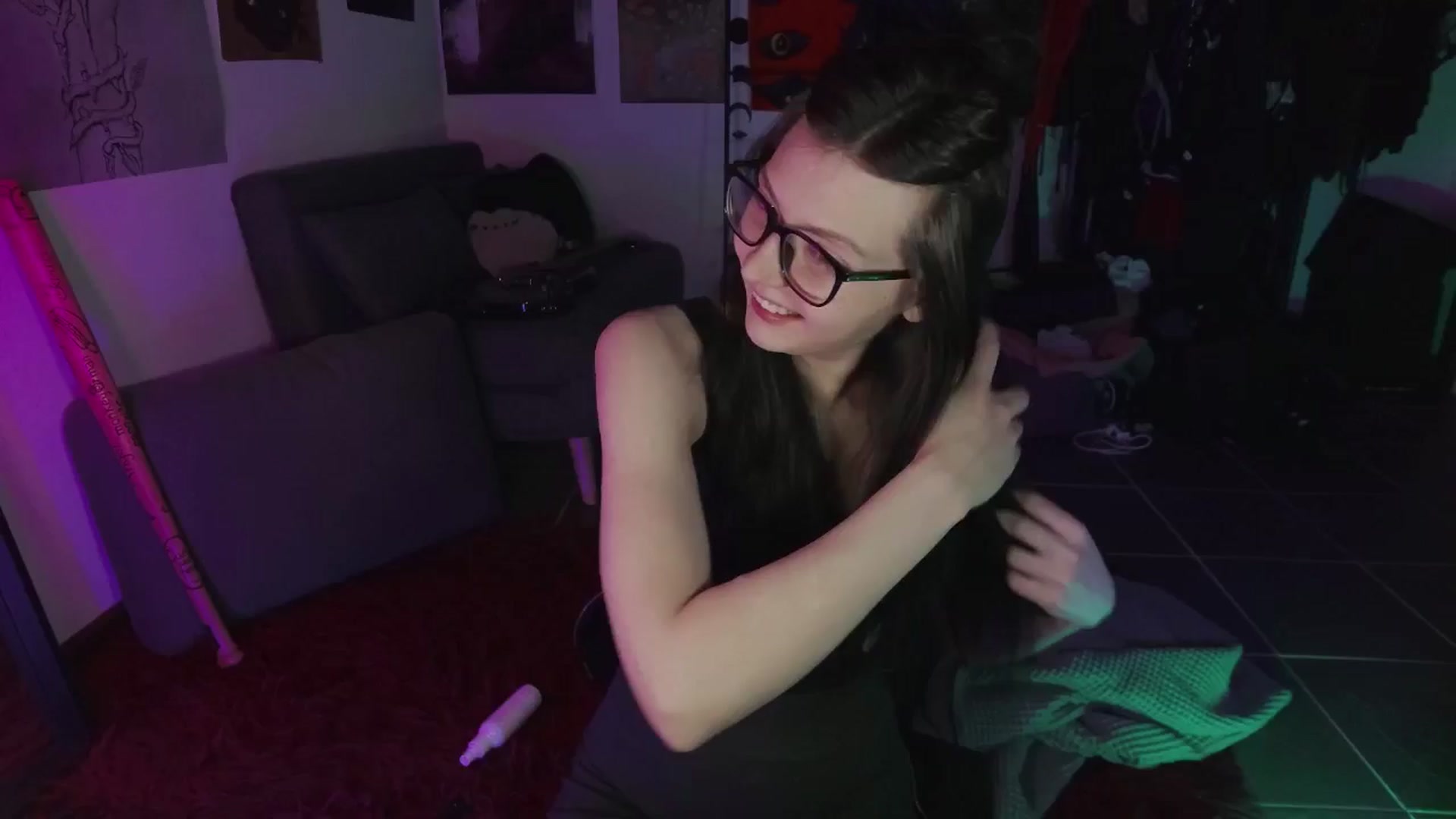 Gallery image thumbnail from RoomToAvoid's myfreecams stream on, 08/07/2024, 03:57 image 2 of 20