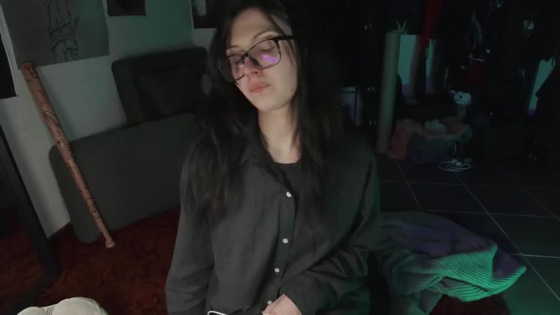 Gallery image thumbnail from RoomToAvoid's myfreecams stream on, 08/07/2024, 04:03 image 4 of 20