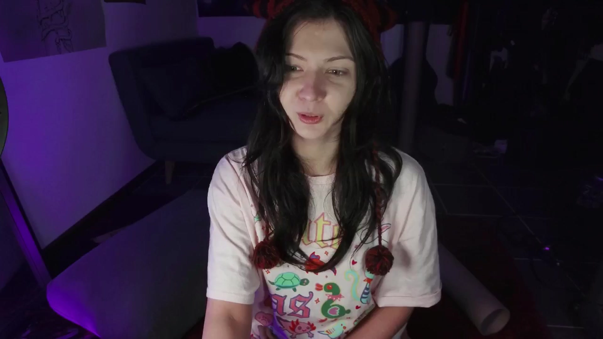 Gallery image thumbnail from RoomToAvoid's myfreecams stream on, 08/15/2024, 05:15 image 6 of 20
