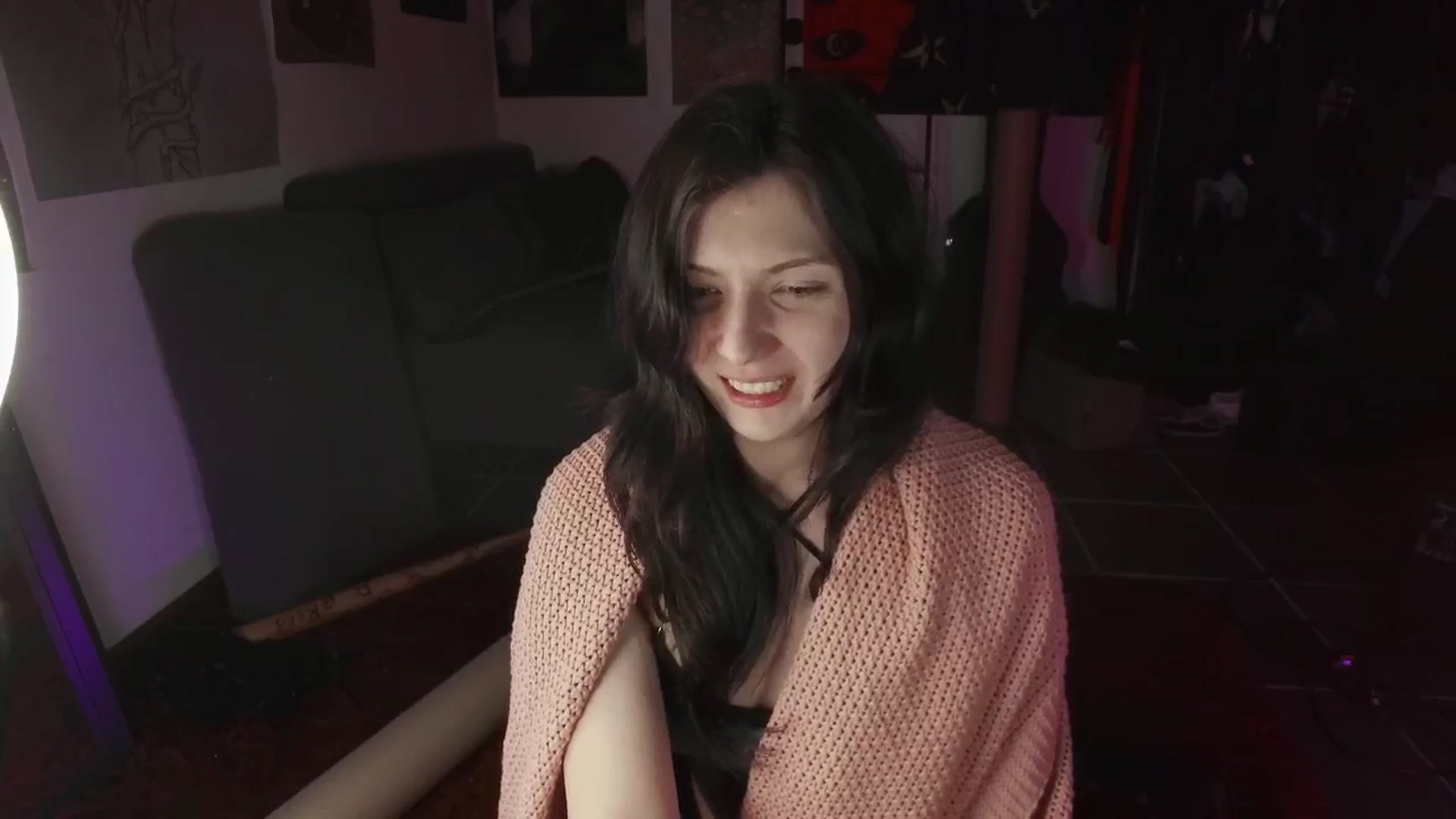 Gallery image thumbnail from RoomToAvoid's myfreecams stream on, 08/15/2024, 08:36 image 15 of 20